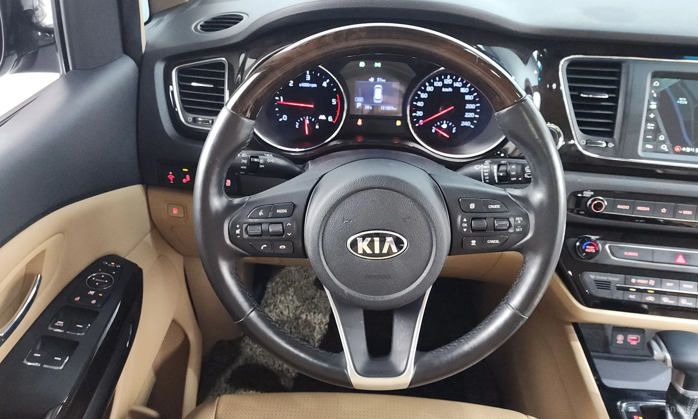 Kia Carnival превью 12