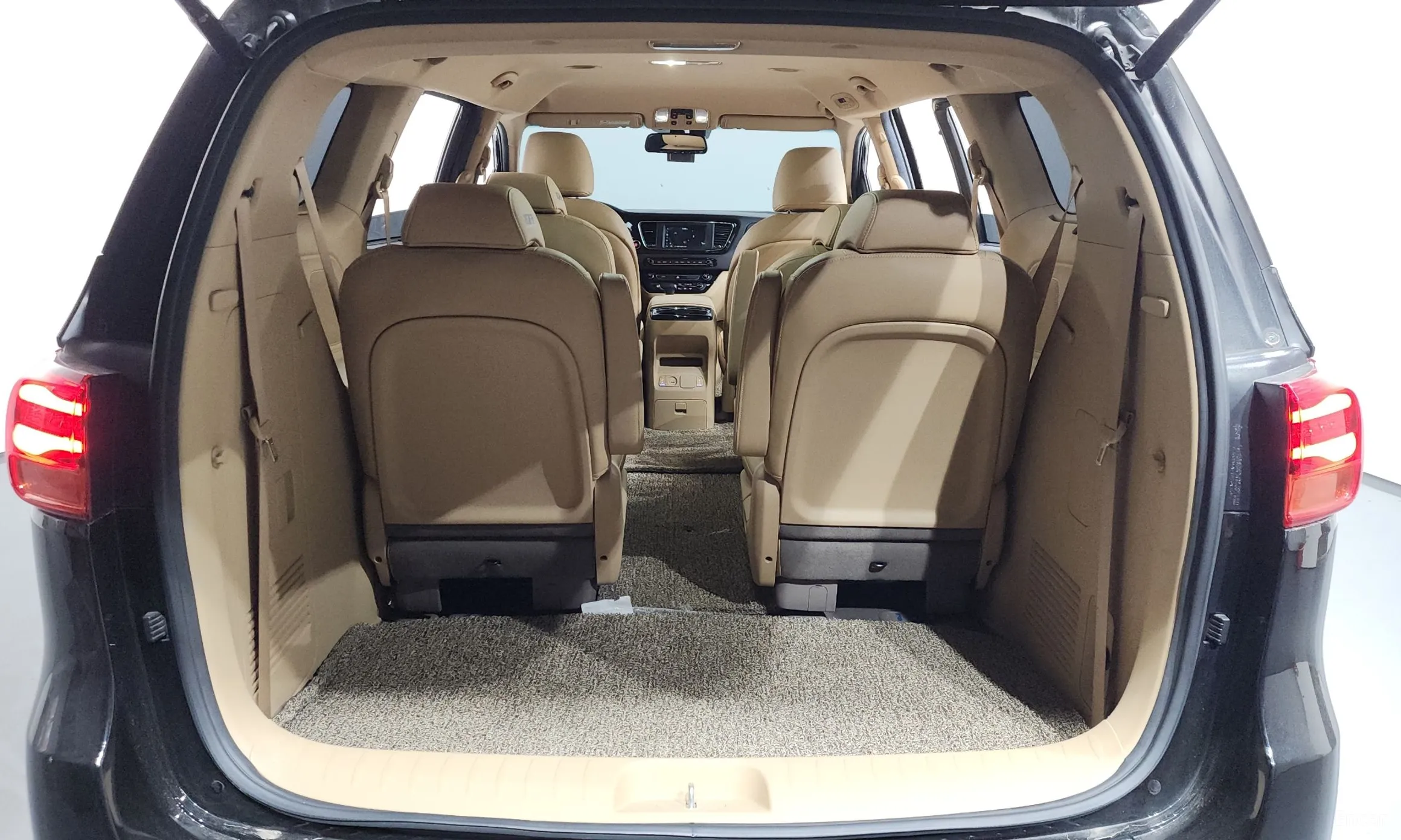 Kia Carnival превью 20