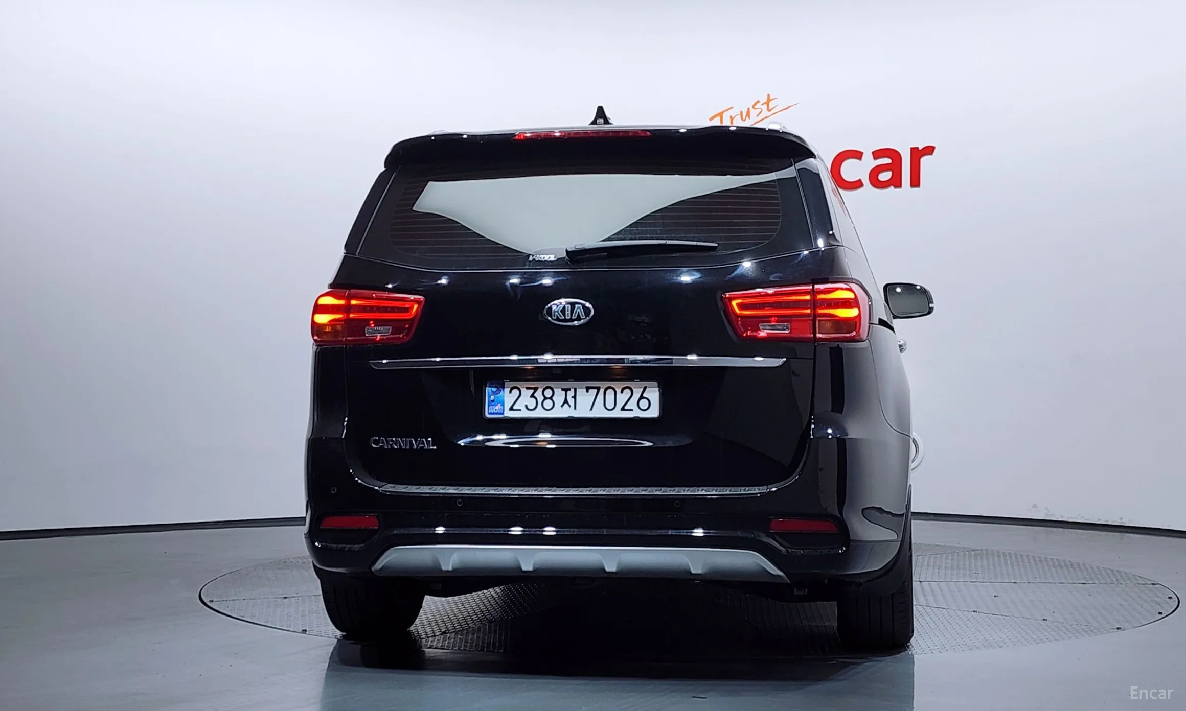 Kia Carnival превью 4