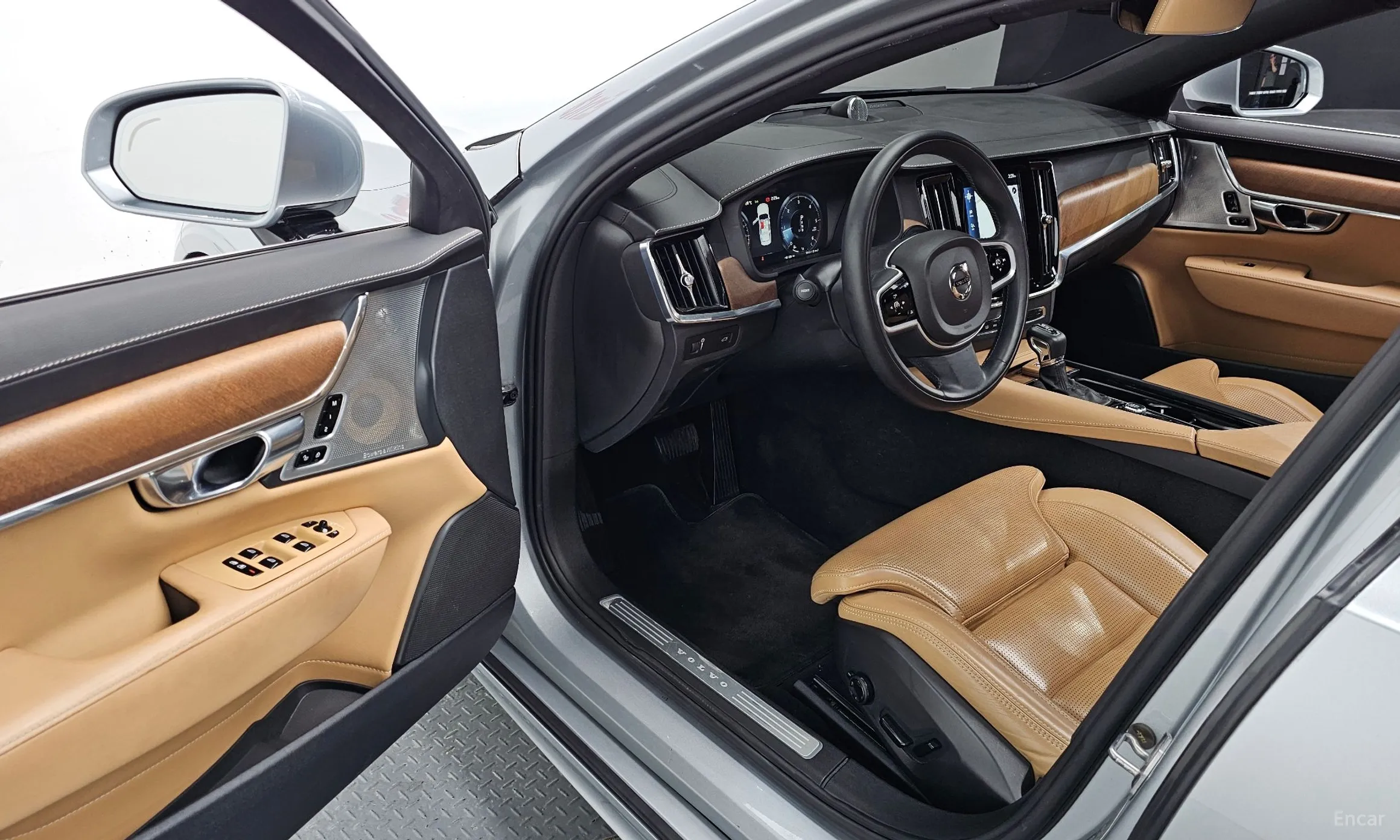Volvo S90 превью 10