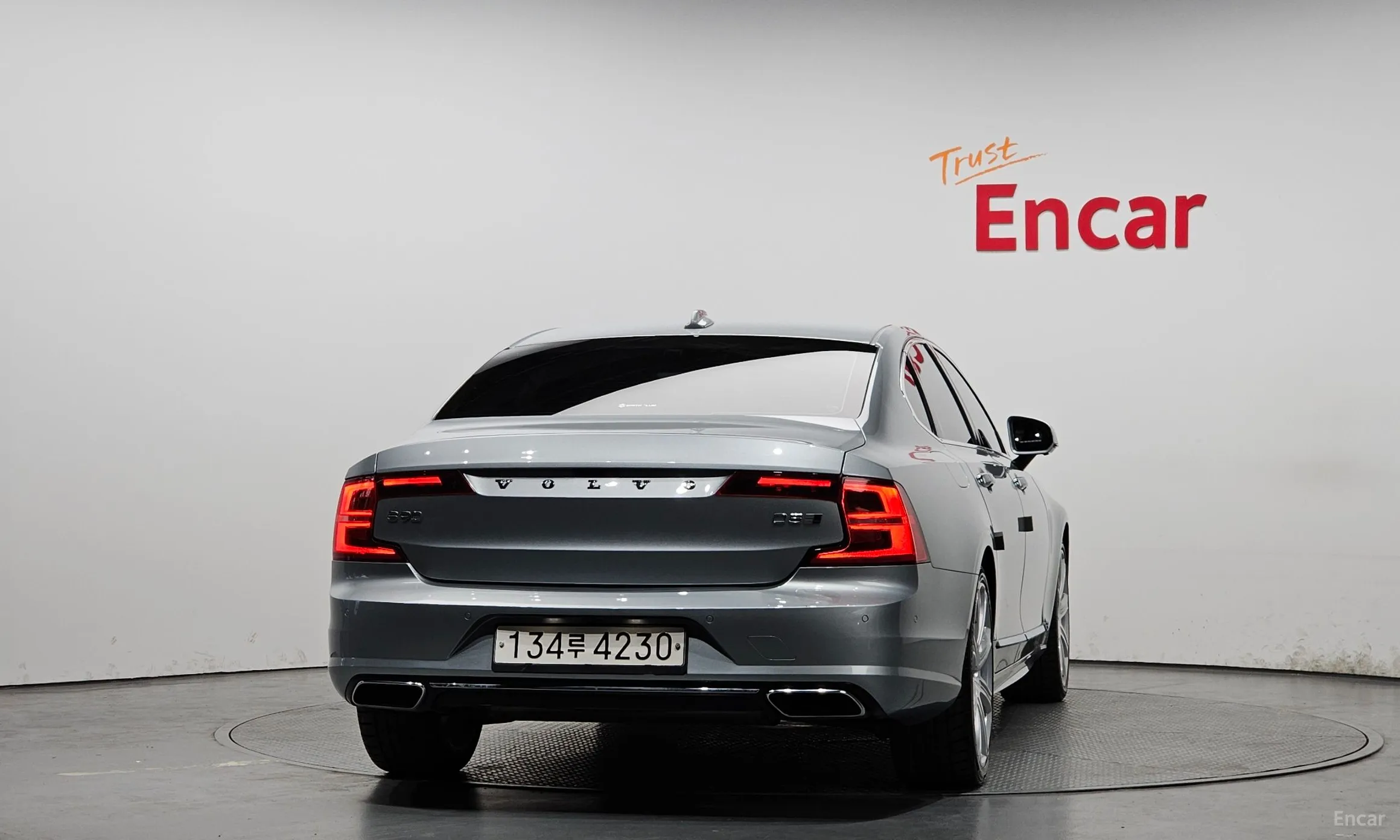 Volvo S90 превью 4