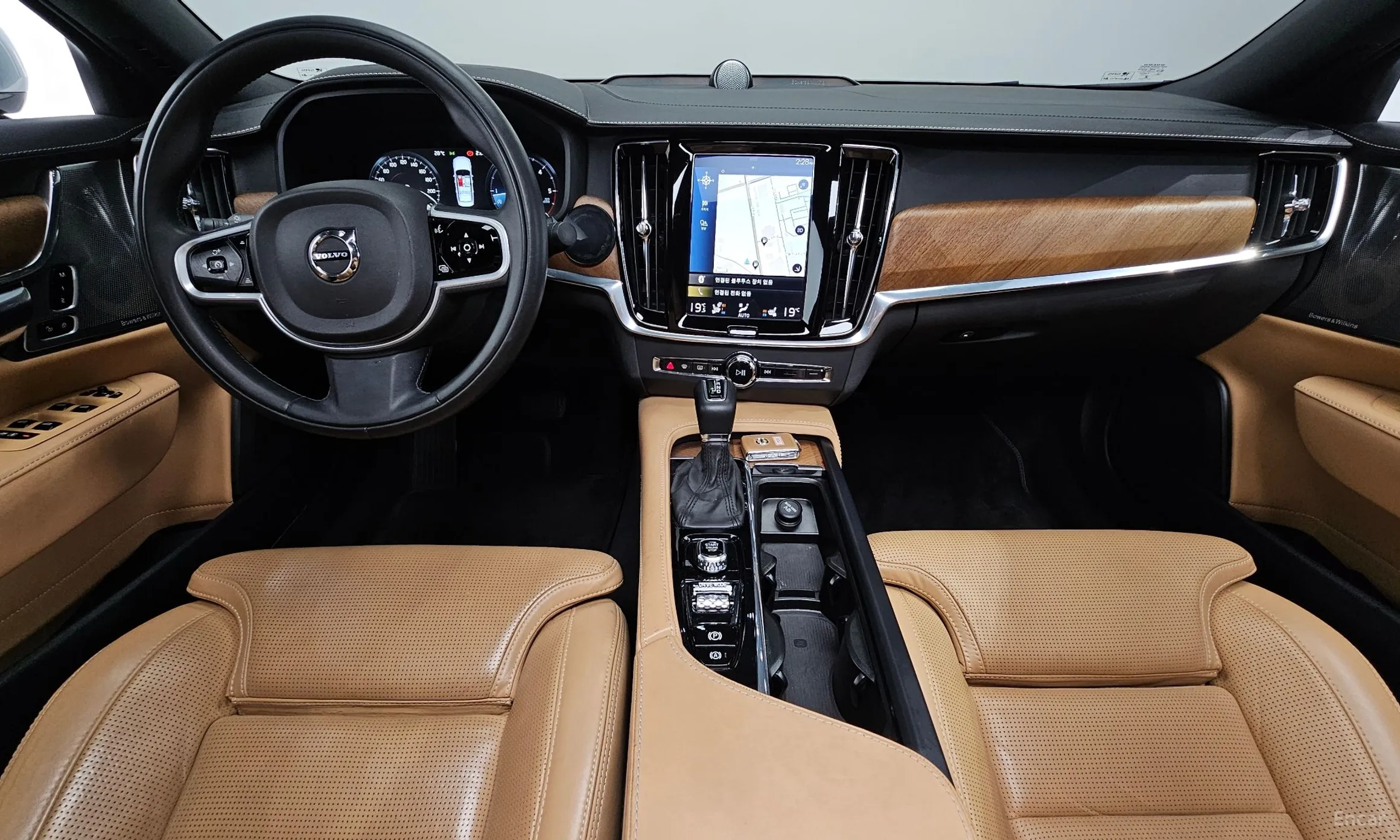 Volvo S90 превью 7