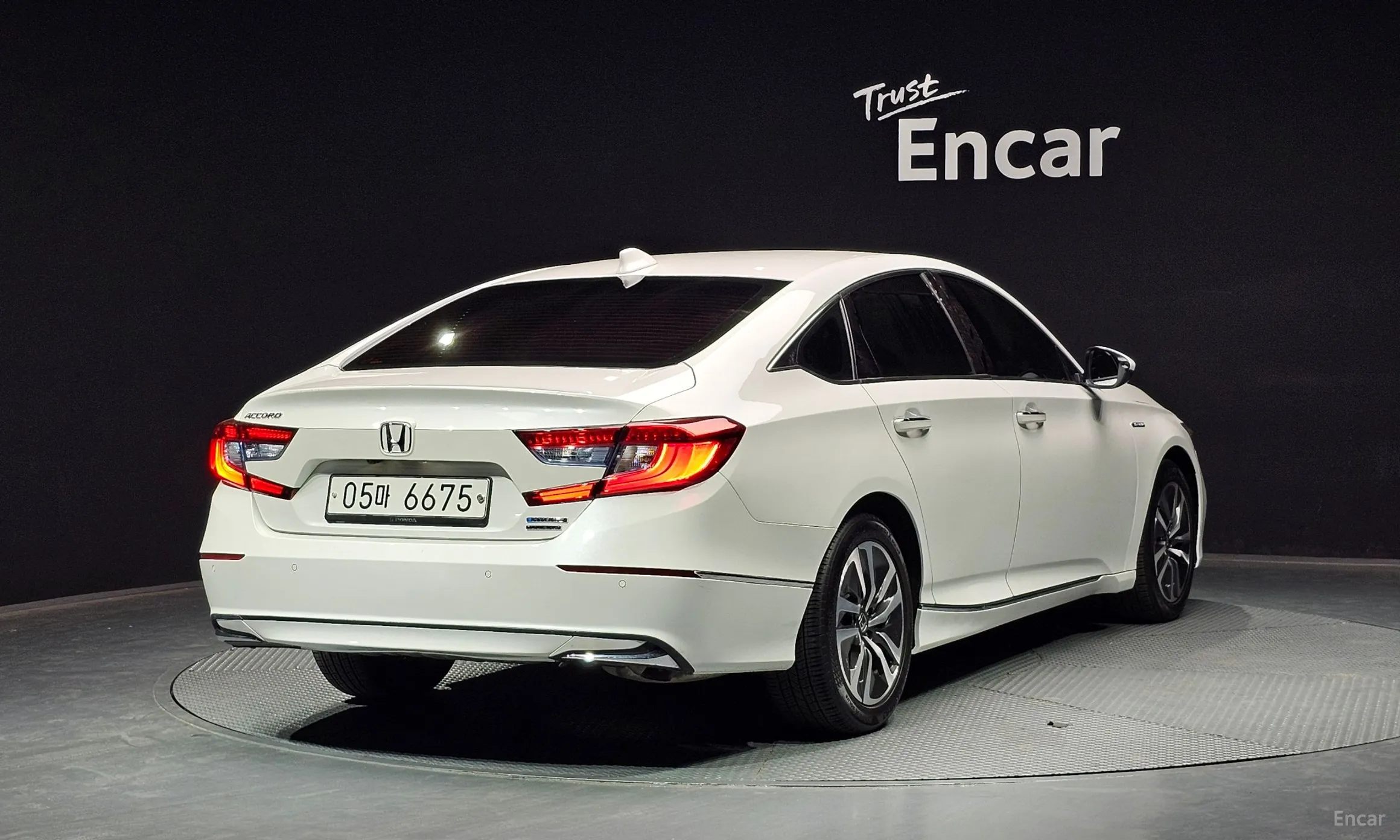 Honda Accord 10th Generation превью 2