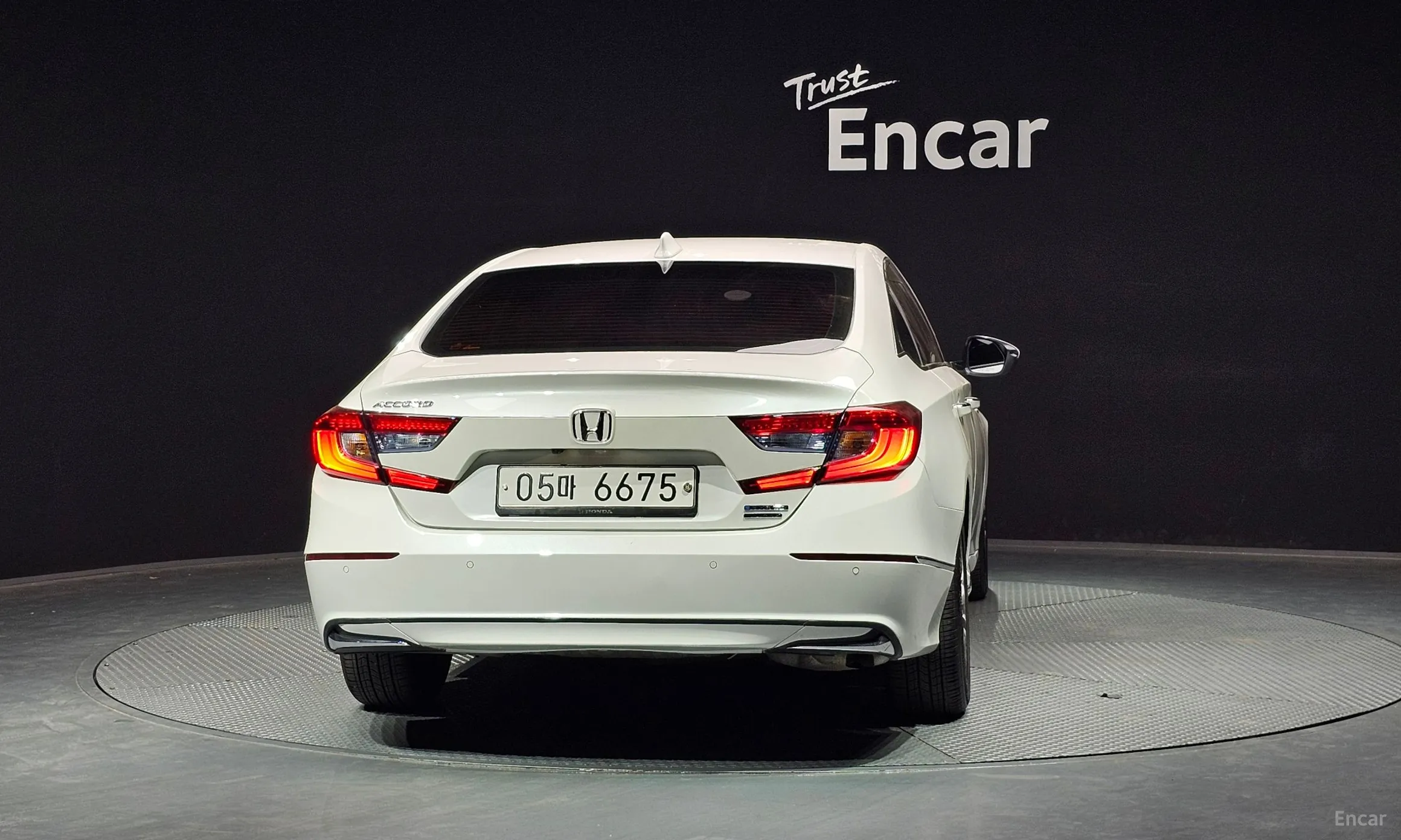 Honda Accord 10th Generation превью 4