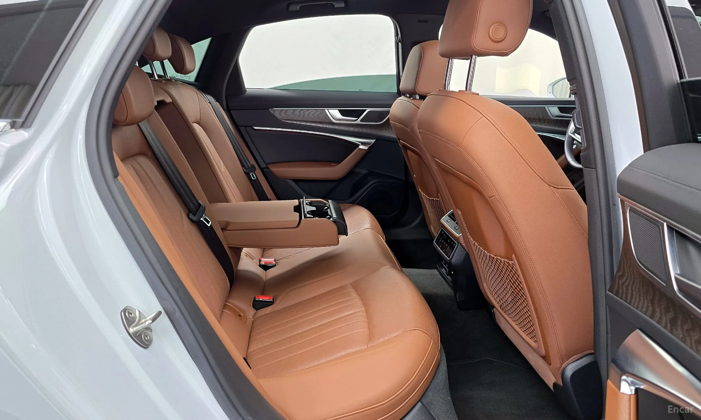 Audi A6 (C8) превью 12