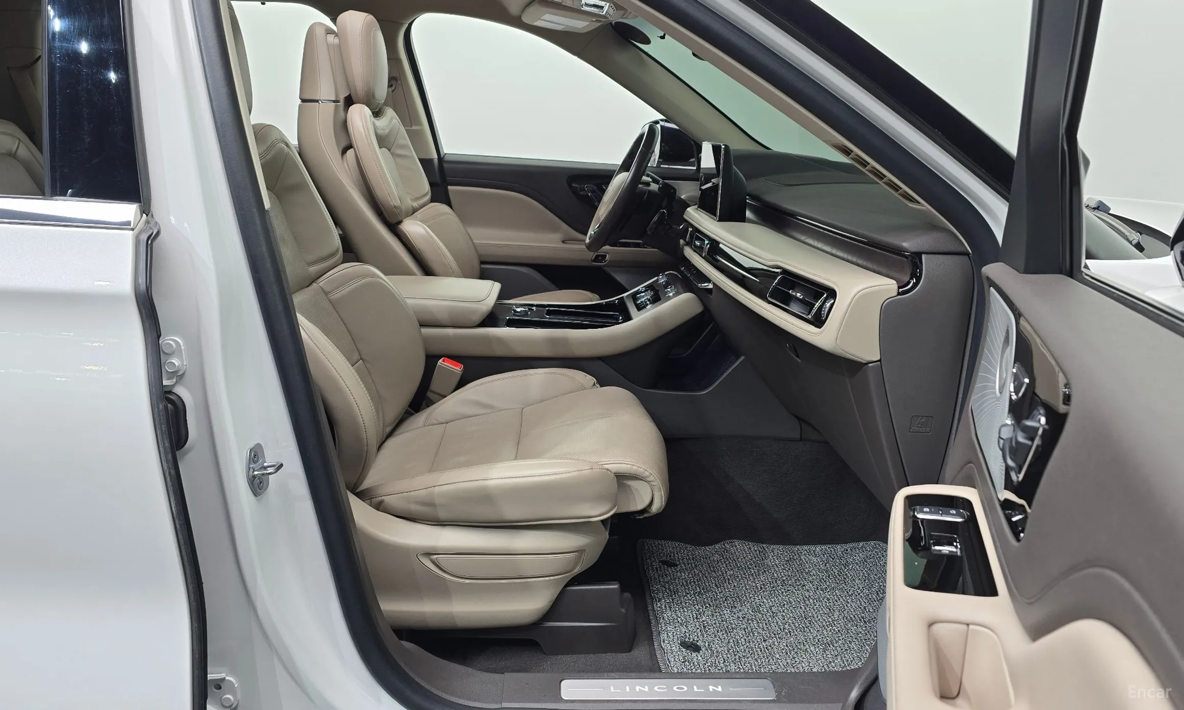 Lincoln Aviator 2nd Generation превью 11