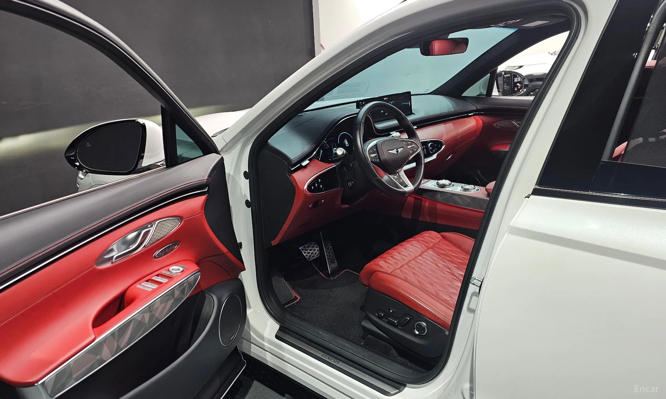 Genesis GV70 превью 10