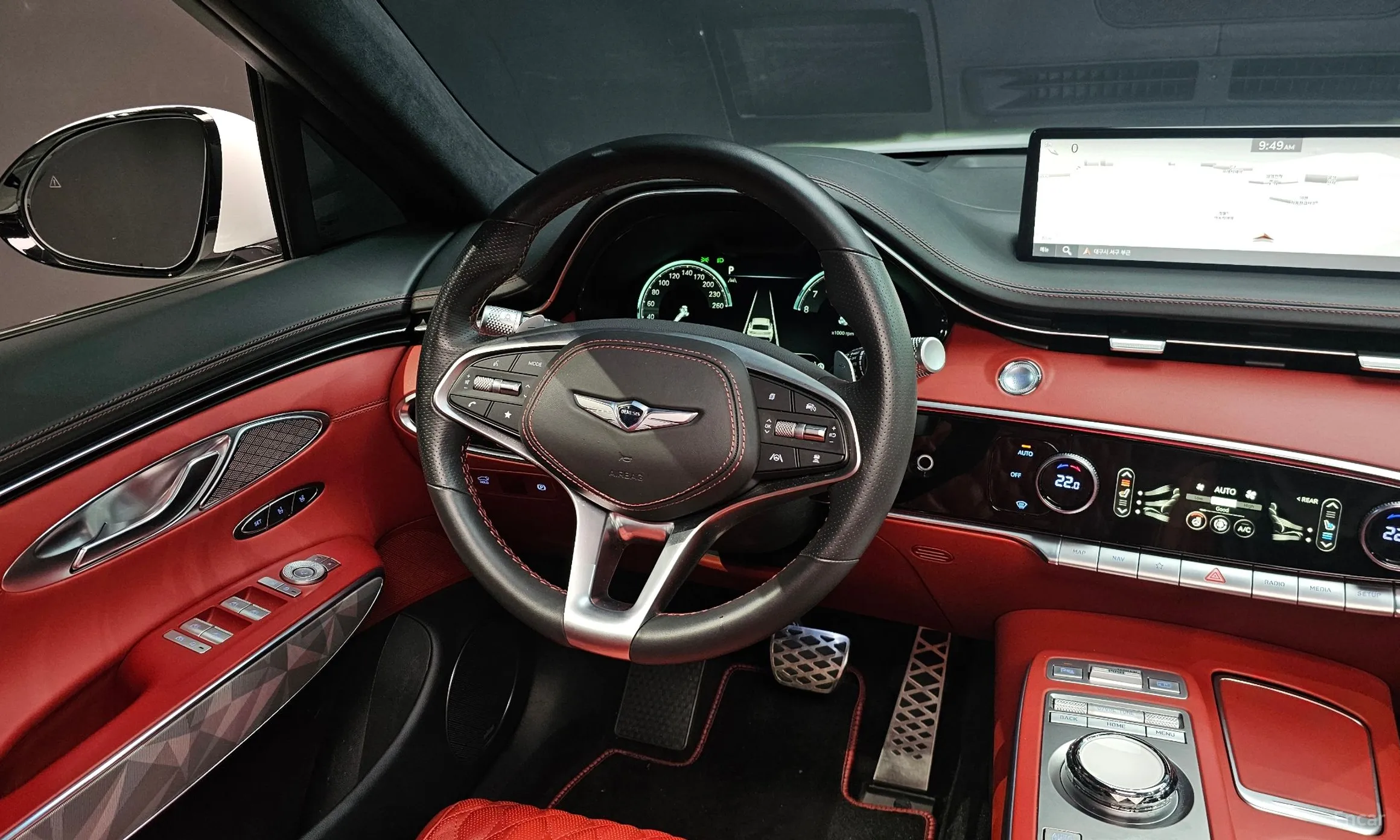 Genesis GV70 превью 12