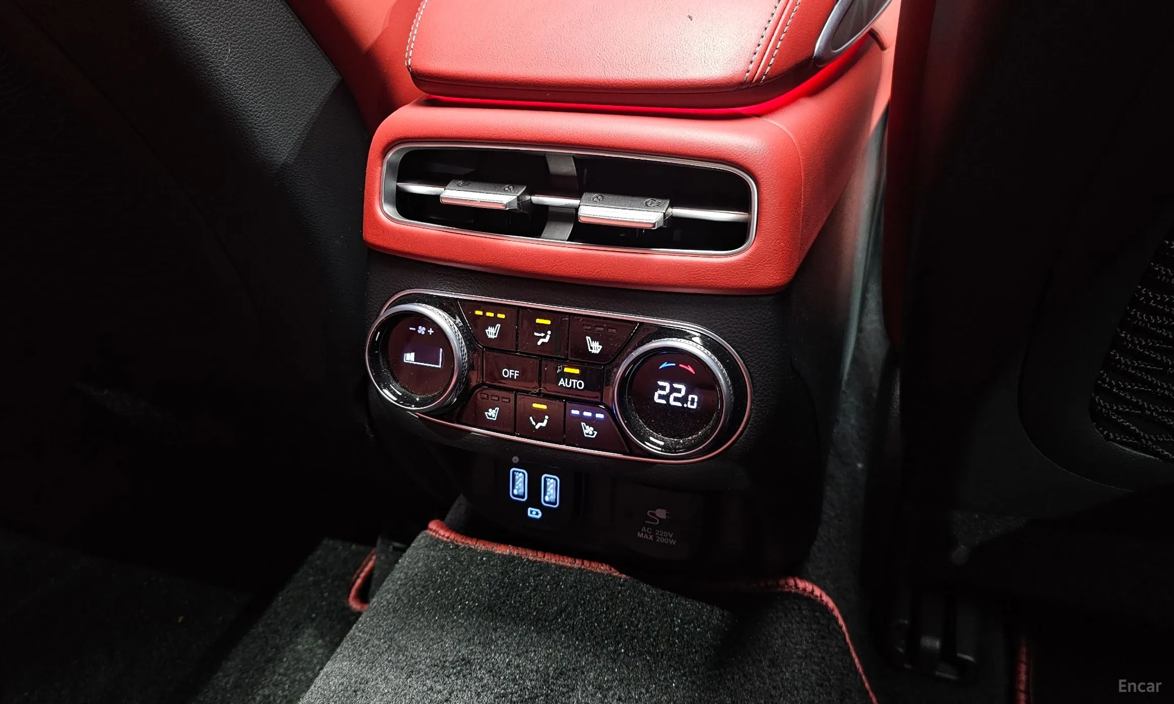 Genesis GV70 превью 19