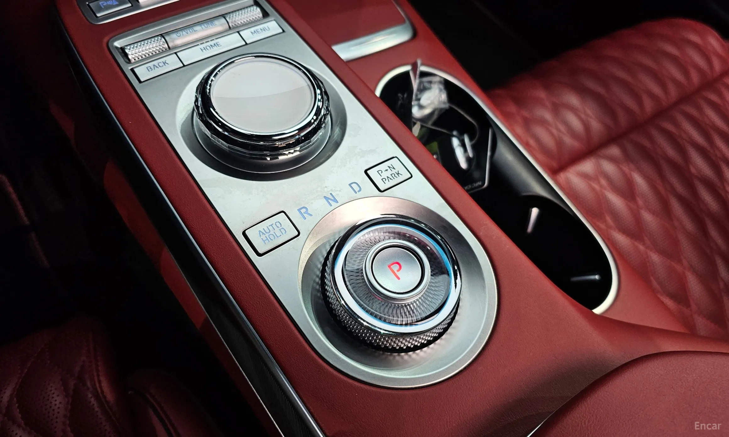 Genesis GV70 превью 9
