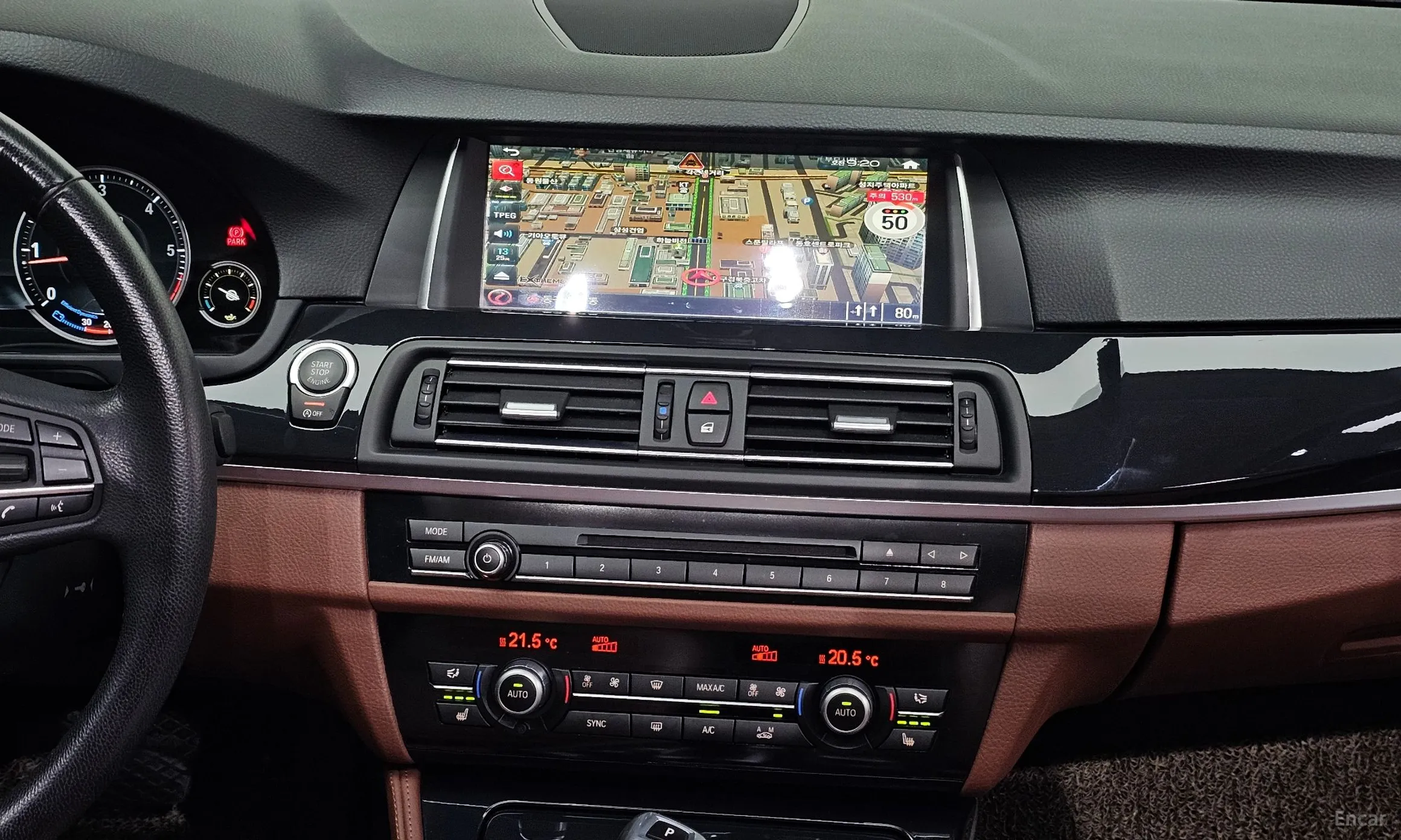 BMW 5 Series (F10) превью 13
