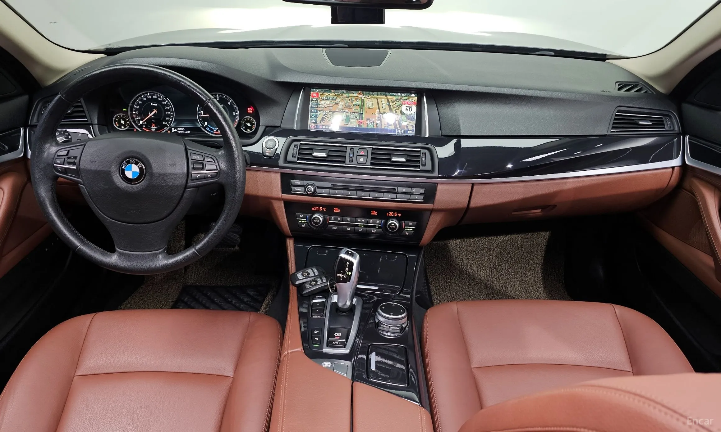 BMW 5 Series (F10) превью 7