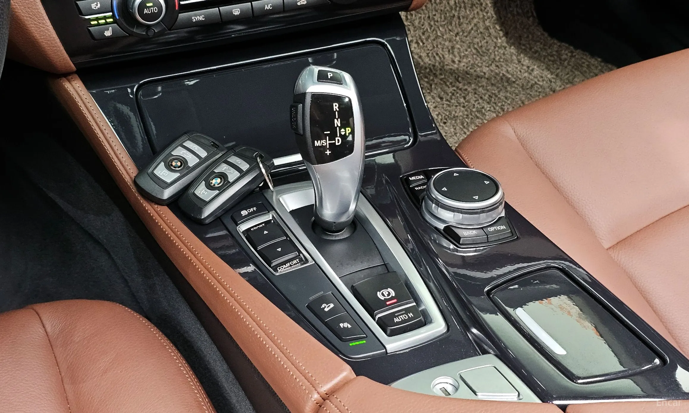 BMW 5 Series (F10) превью 9