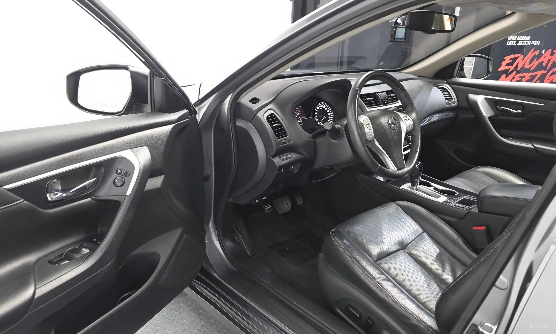 Nissan Altima превью 10