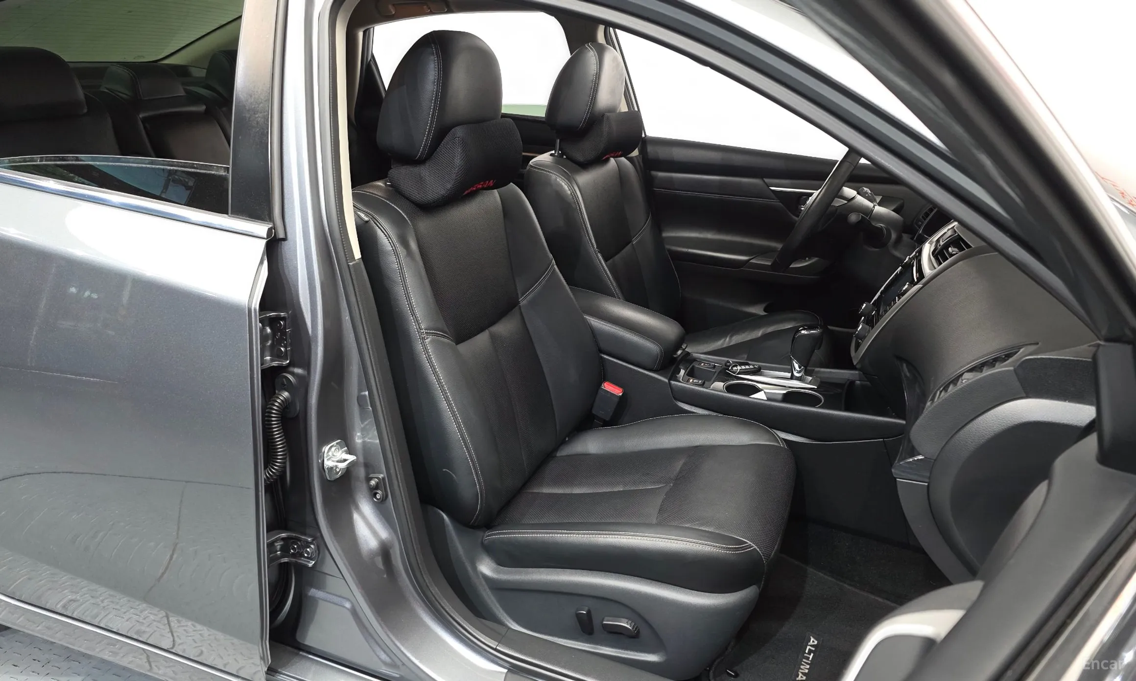Nissan Altima превью 12