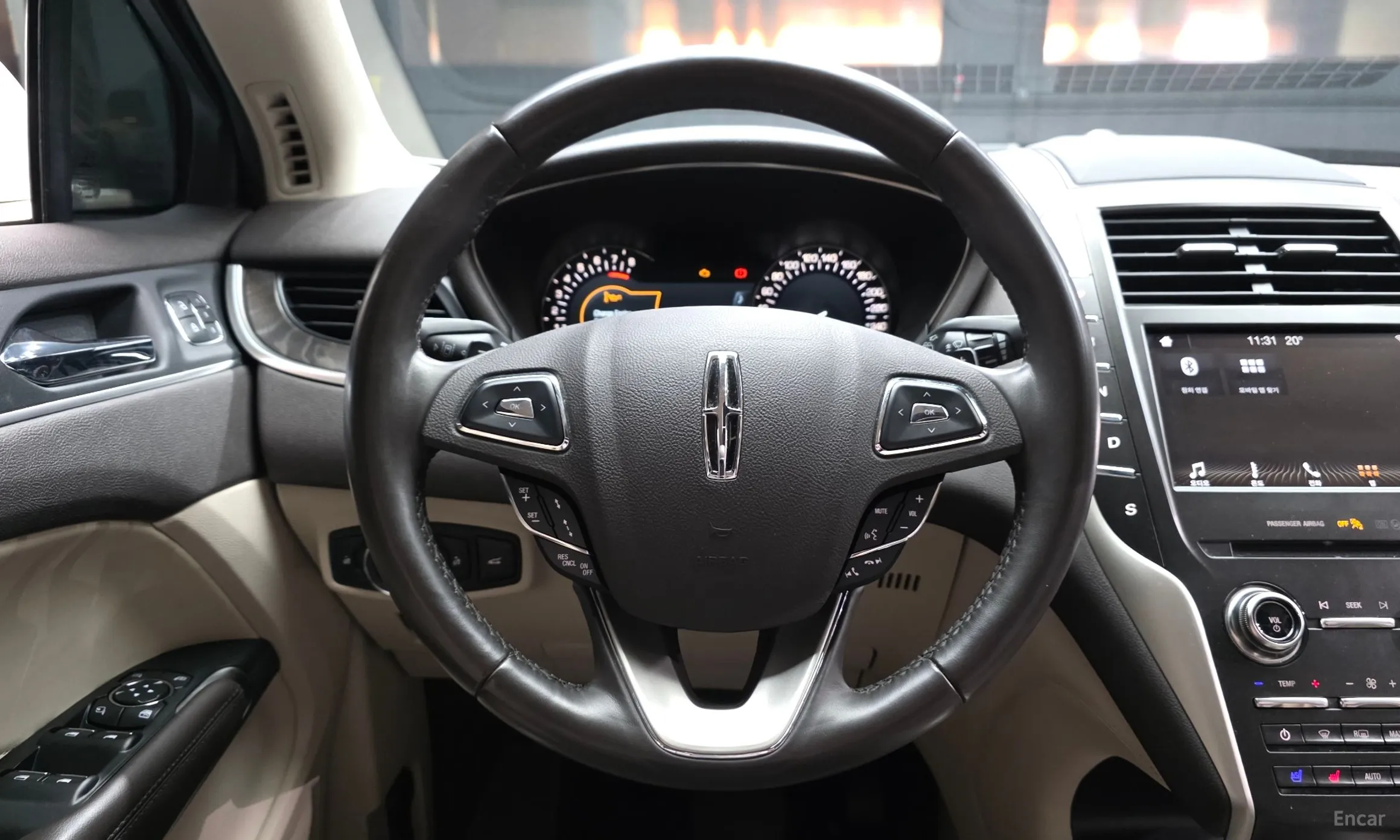 Lincoln MKC превью 13