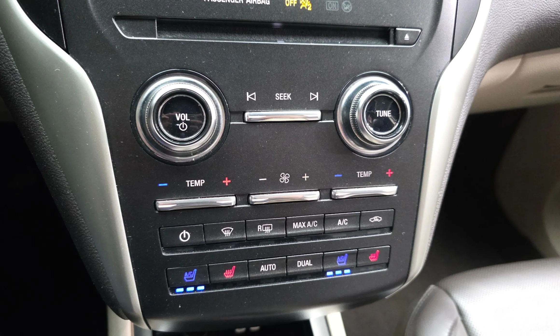 Lincoln MKC превью 16