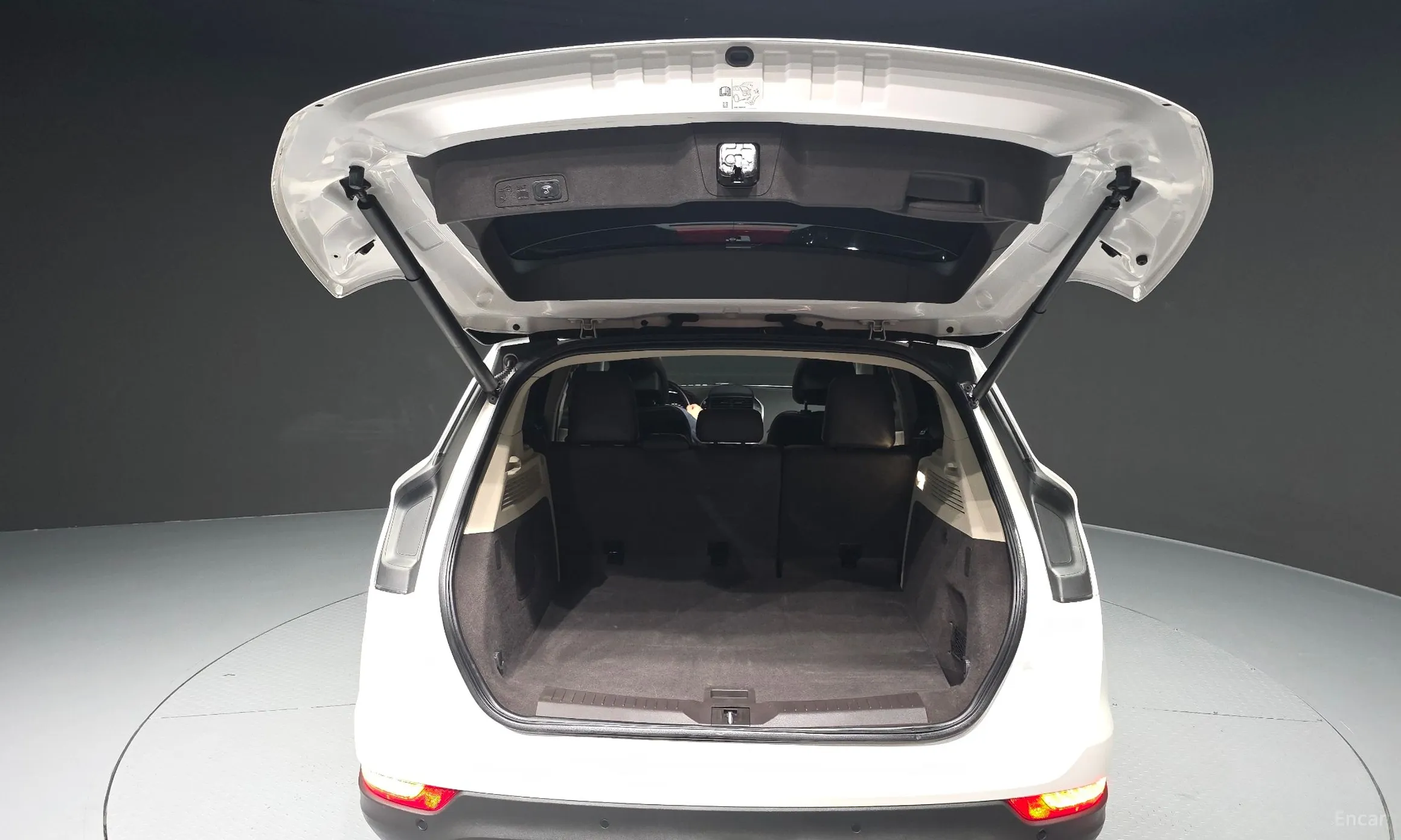 Lincoln MKC превью 20