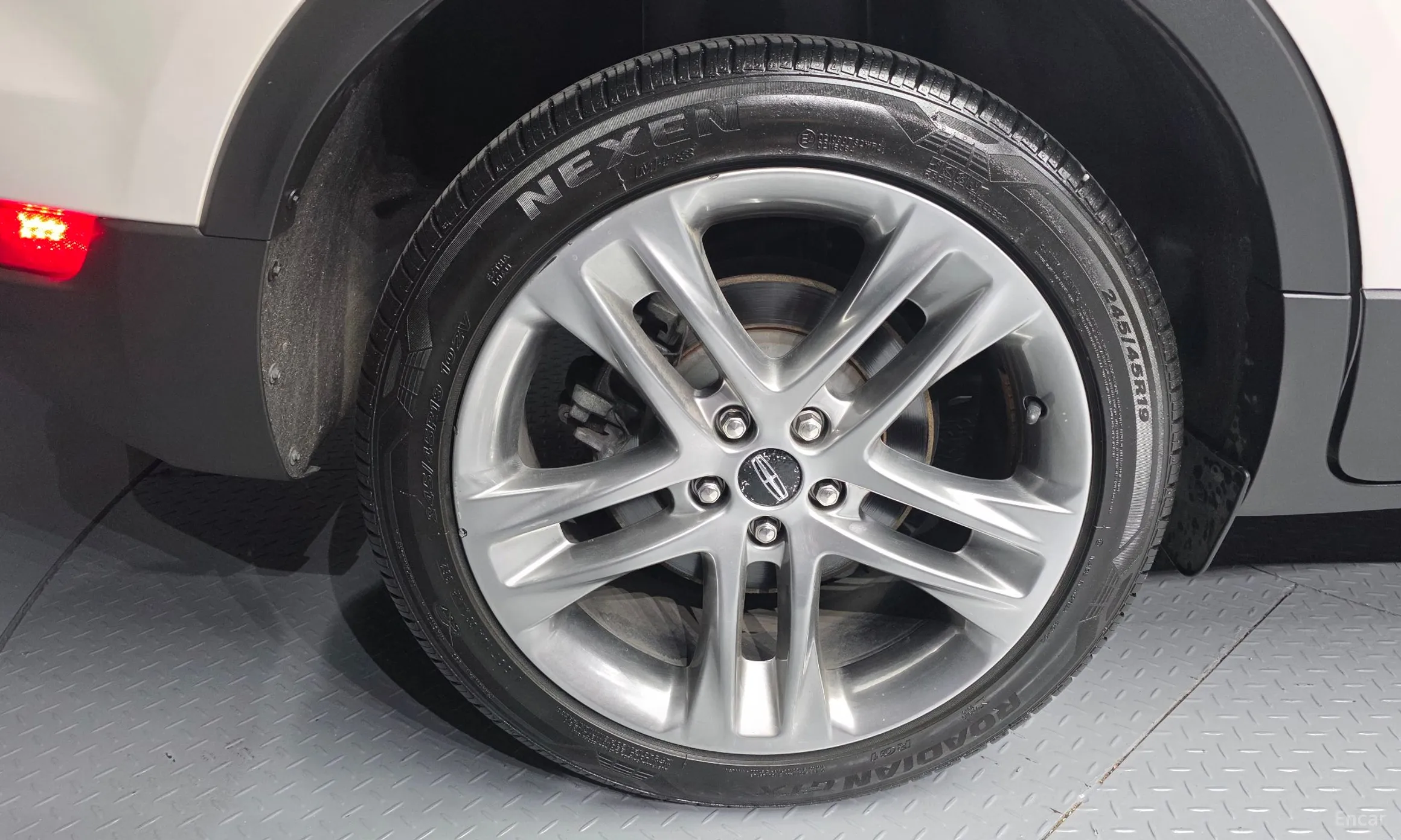 Lincoln MKC превью 5