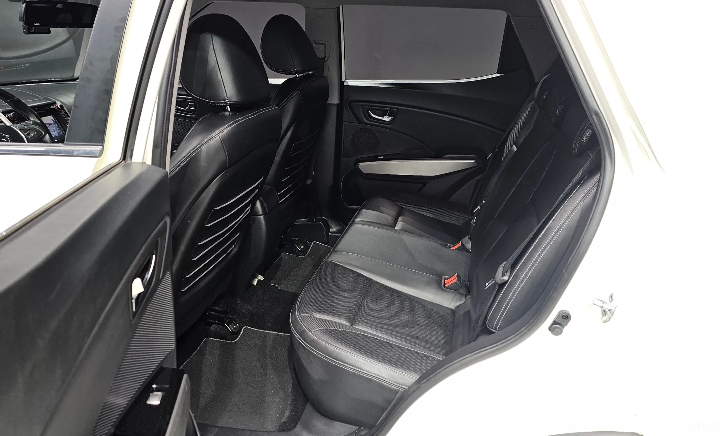 KG Mobility (SsangYong) Tivoli, Lazio превью 19
