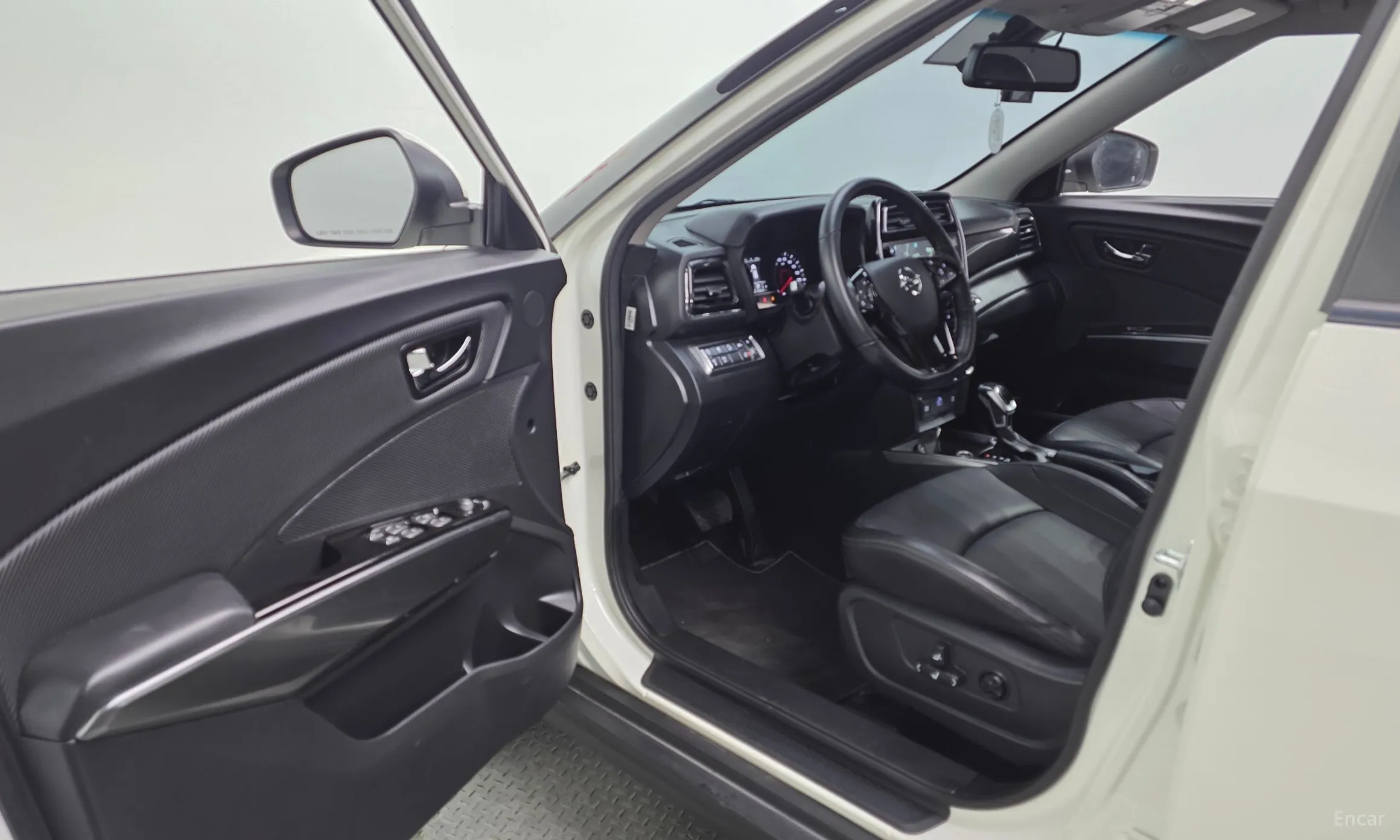 KG Mobility (SsangYong) Berry New Tivoli превью 10