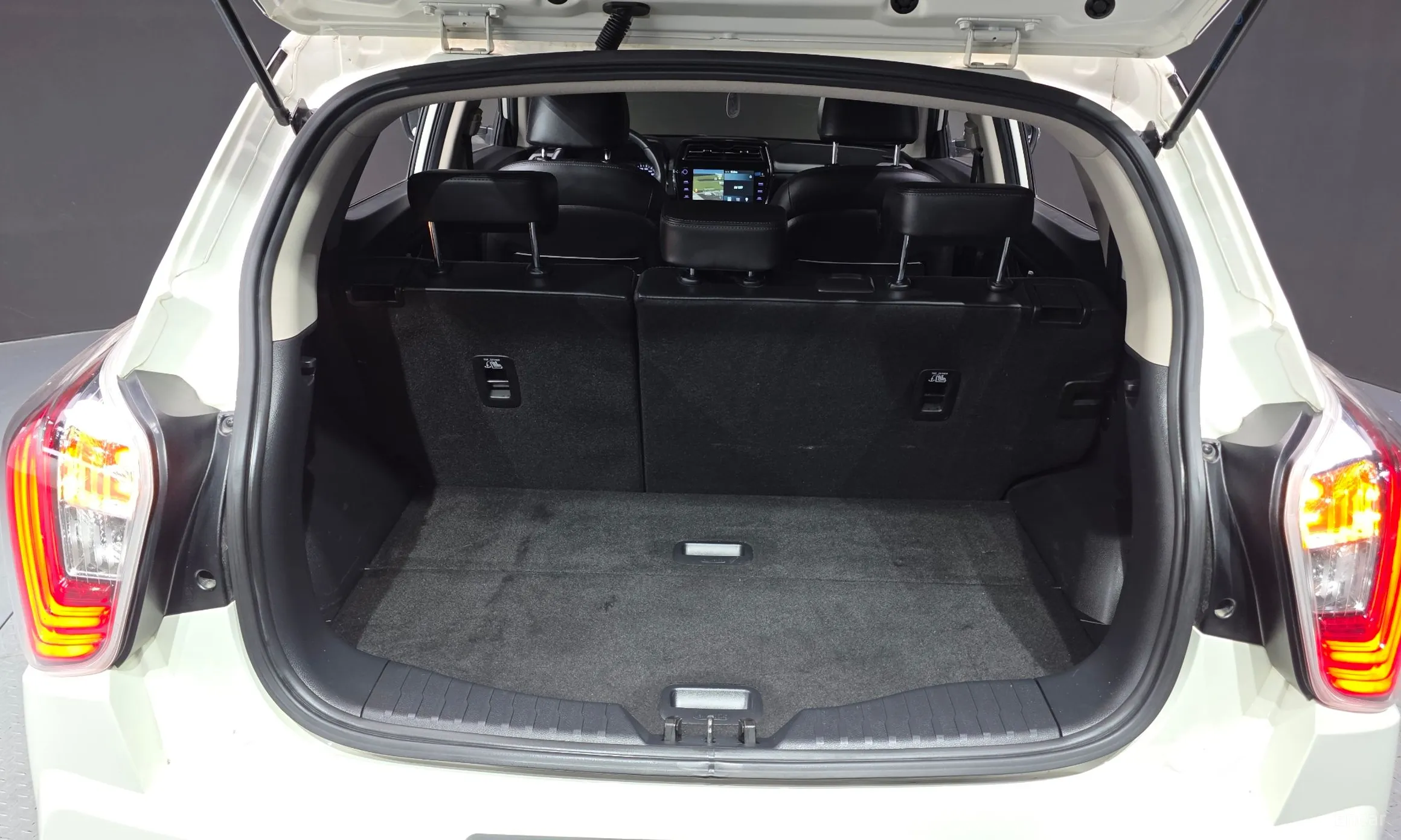 KG Mobility (SsangYong) Berry New Tivoli превью 20