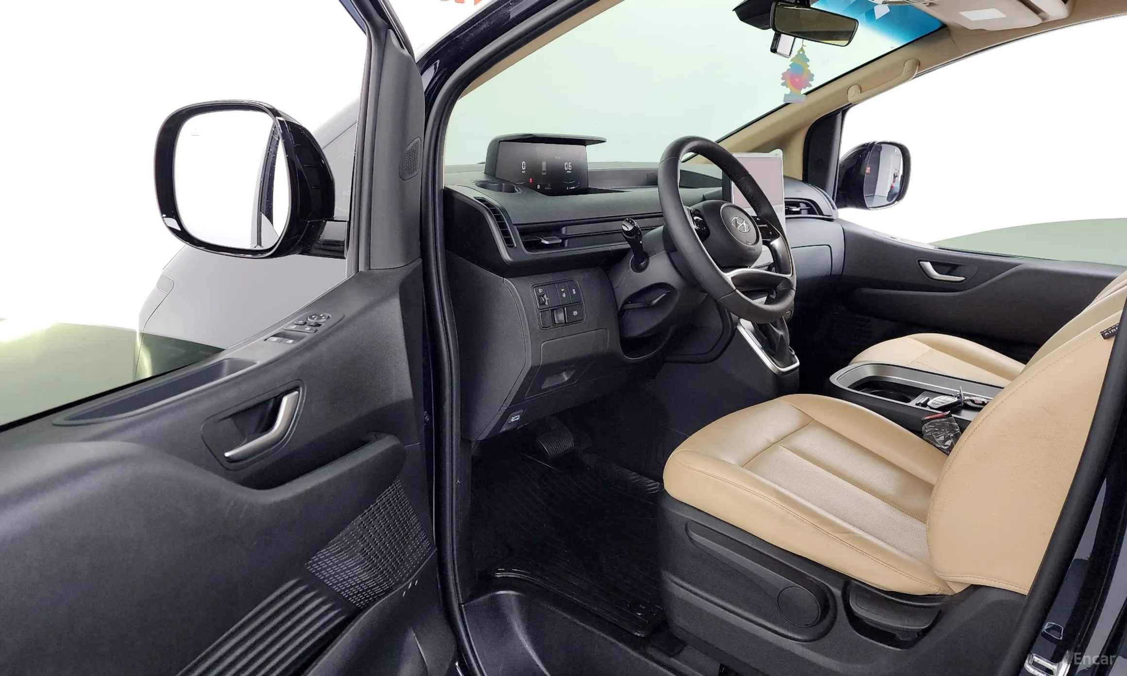 Hyundai Staria превью 10