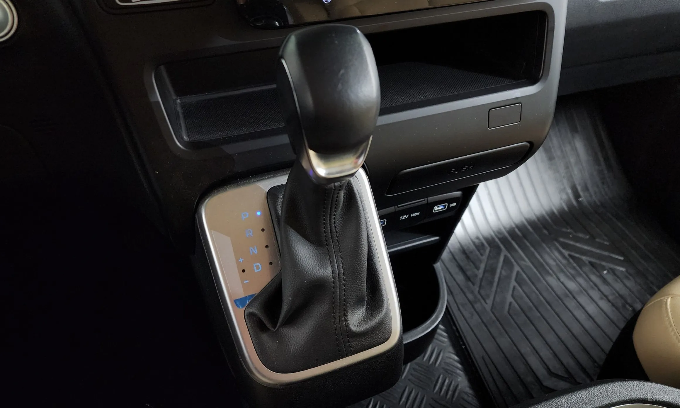 Hyundai Staria превью 9
