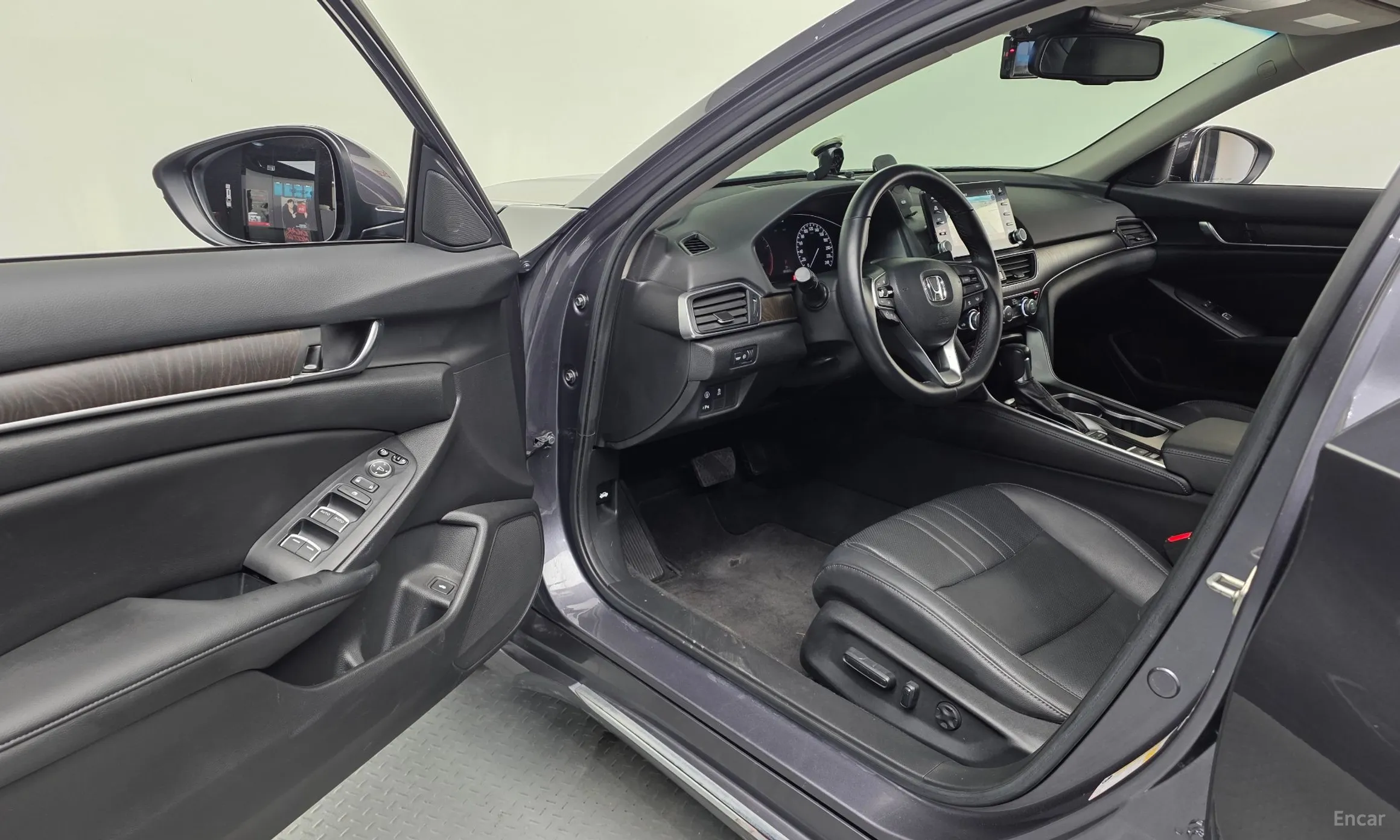 Honda Accord 10th Generation превью 10