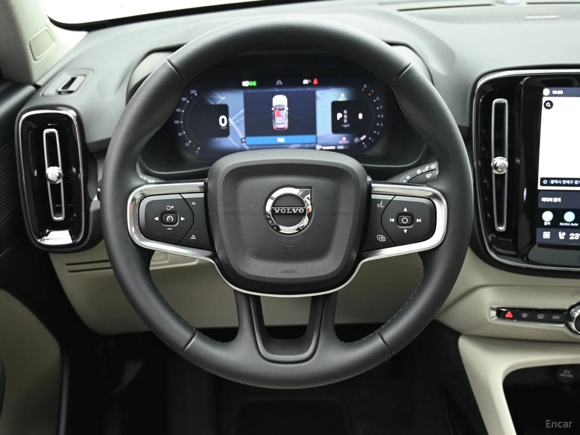 Volvo XC40 превью 13