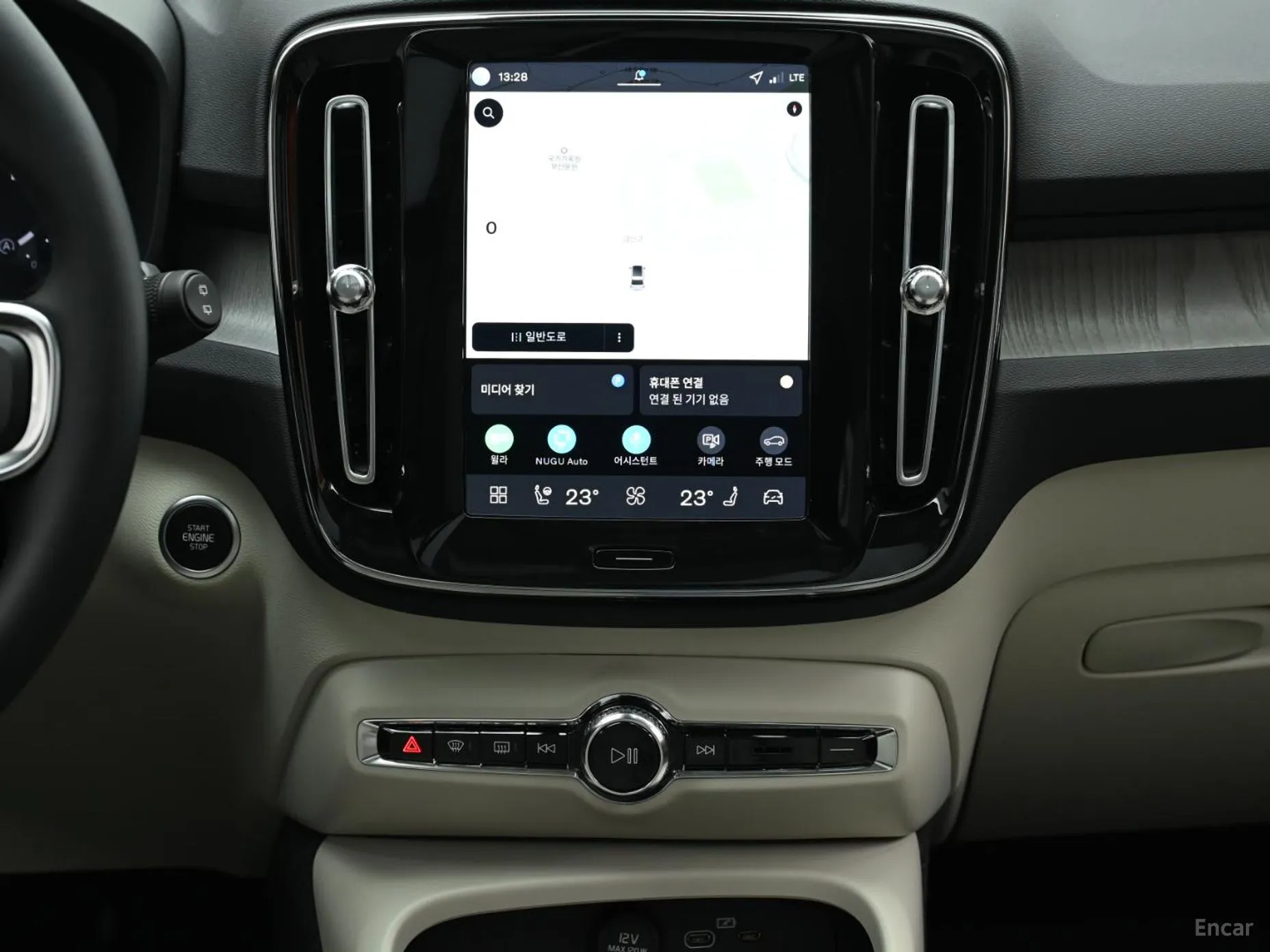 Volvo XC40 превью 14