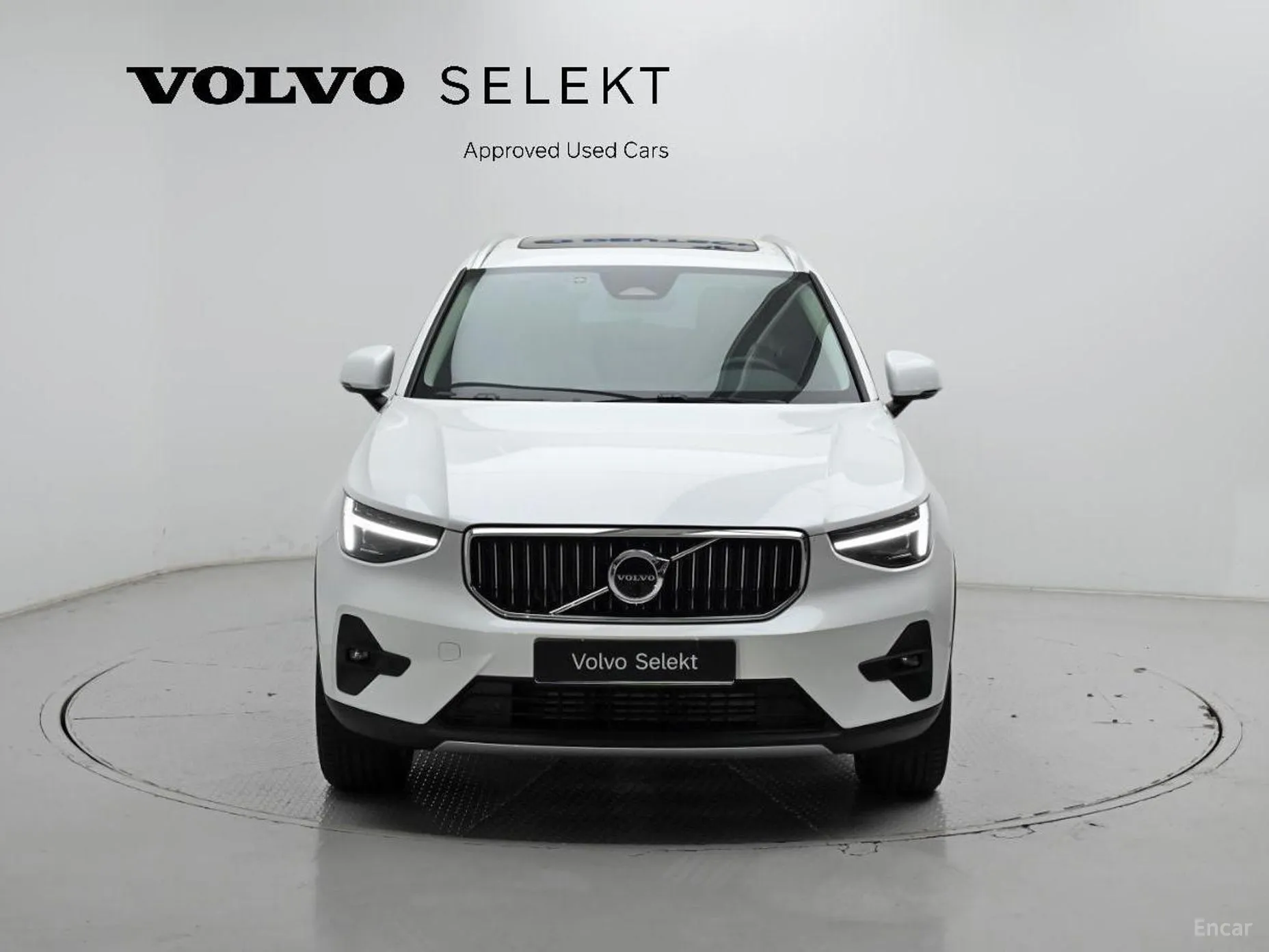 Volvo XC40 превью 3