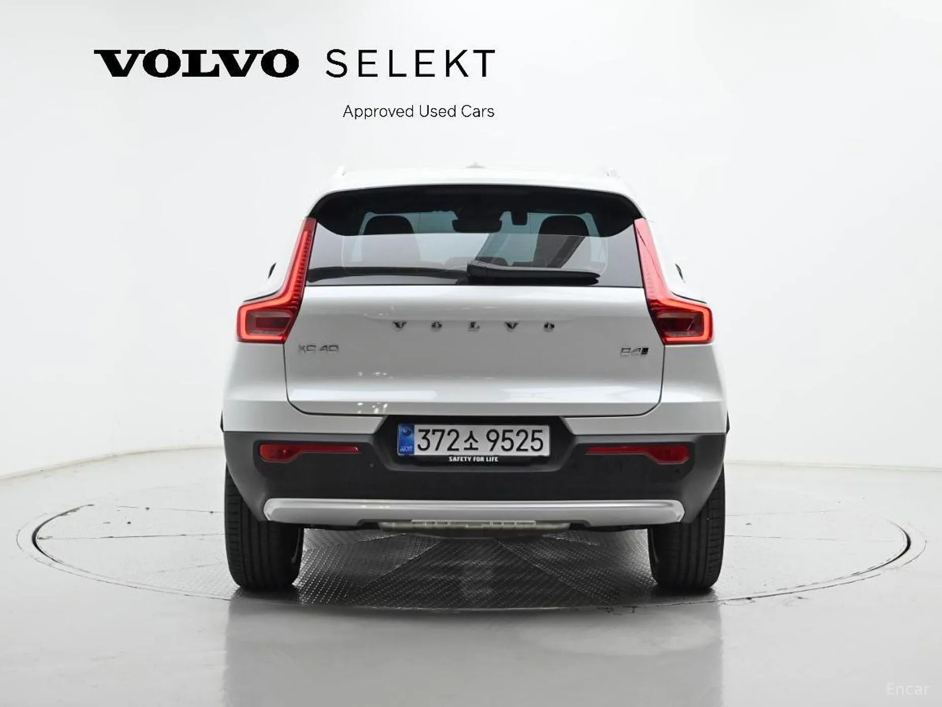 Volvo XC40 превью 4