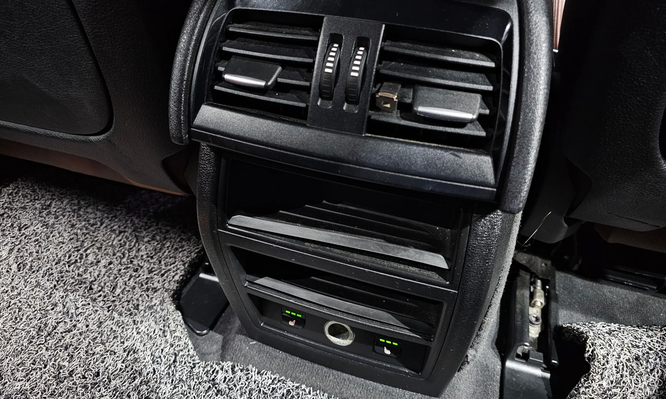 BMW X6 (F16) превью 18