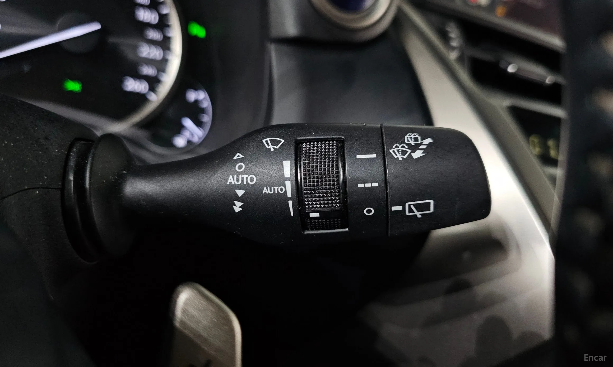 Lexus NX300h превью 18