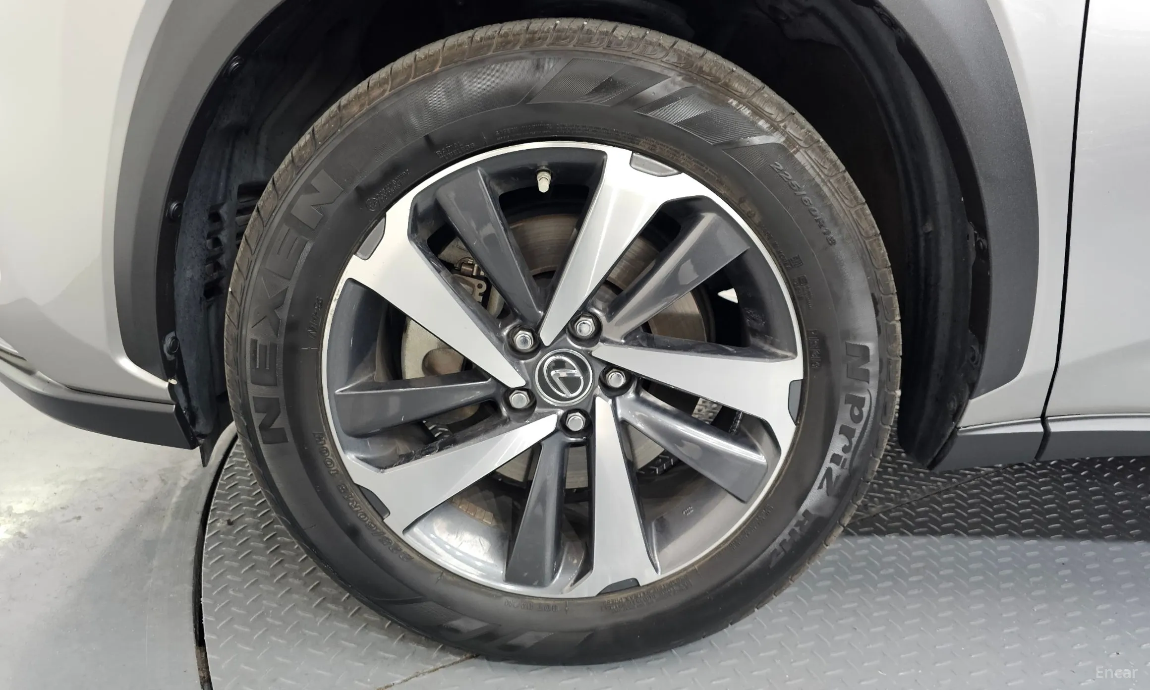 Lexus NX300h превью 5