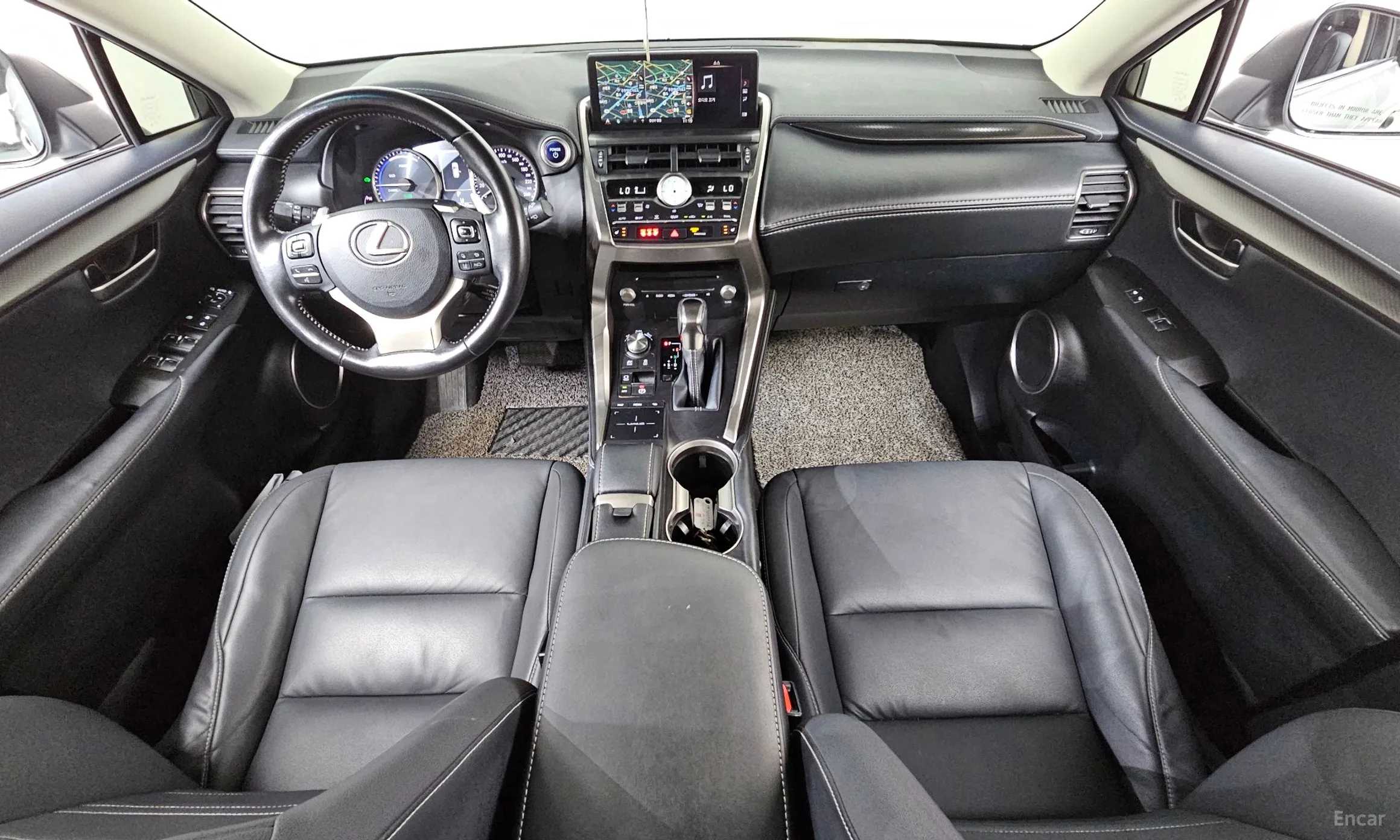 Lexus NX300h превью 7