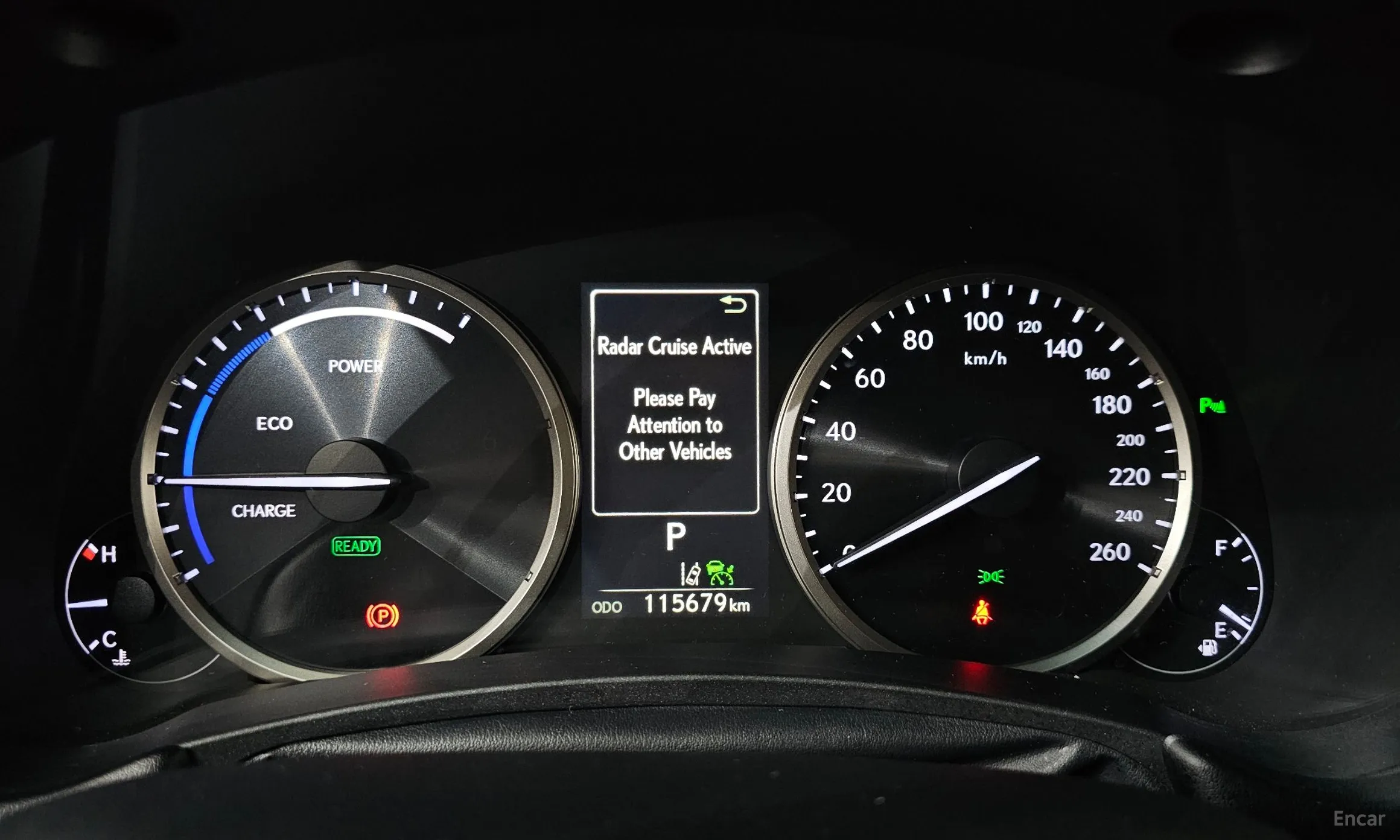 Lexus NX300h превью 8