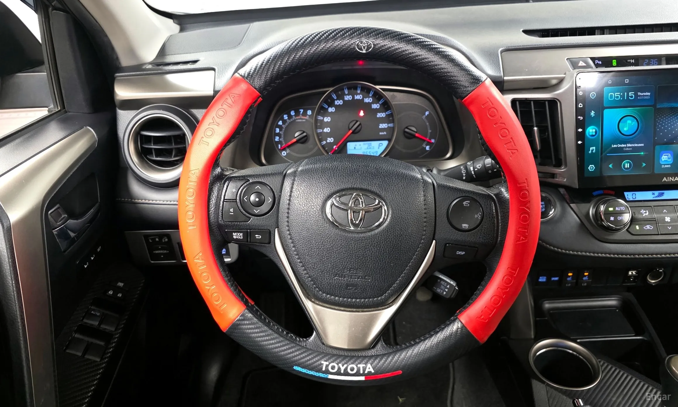 Toyota RAV4 превью 13