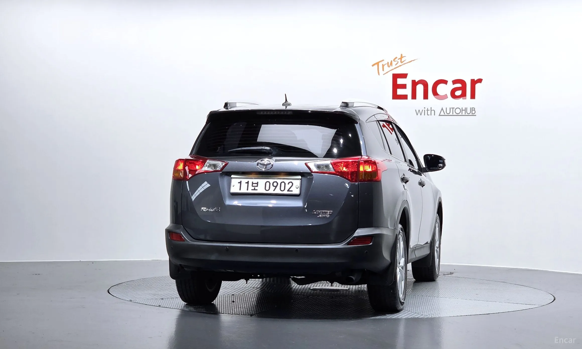 Toyota RAV4 превью 4