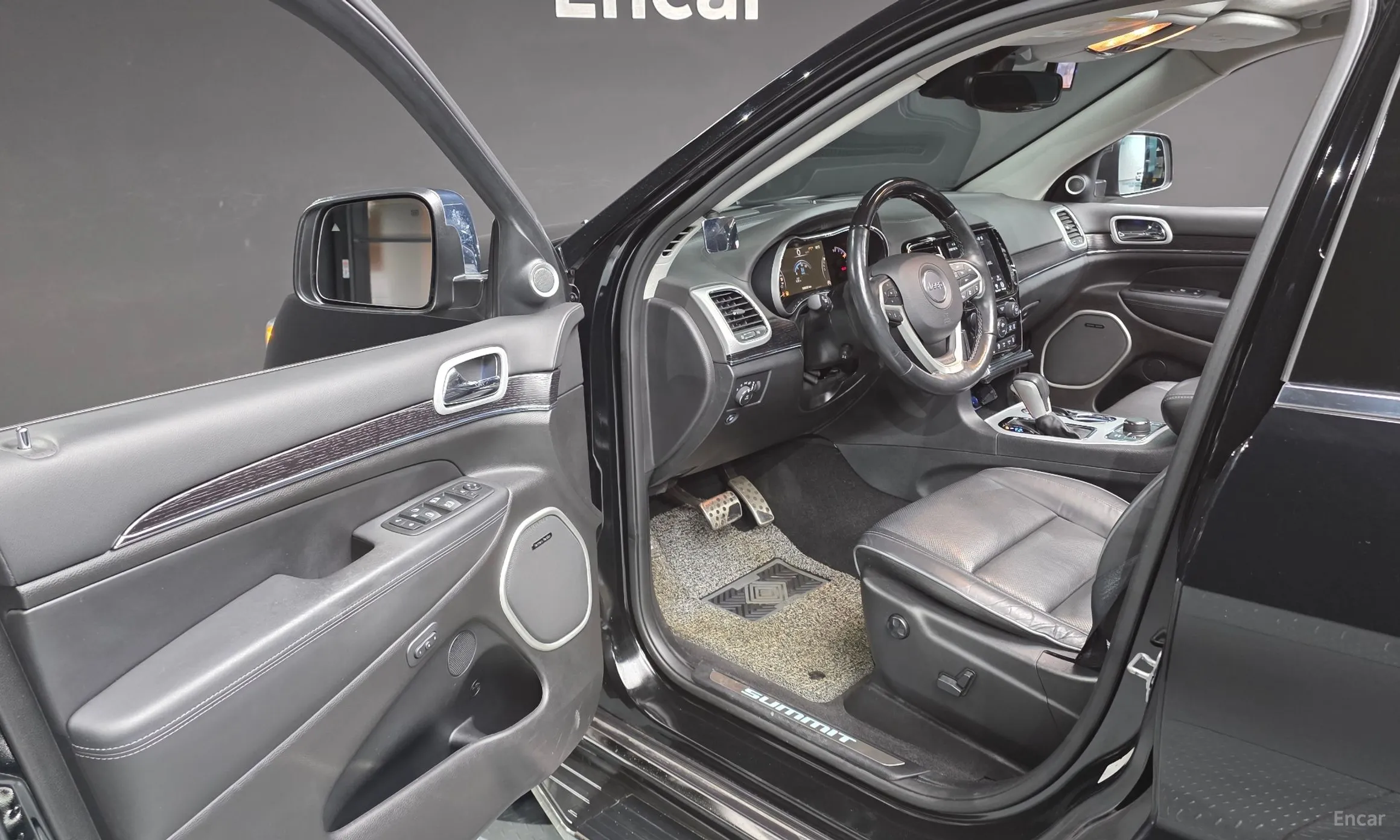 Jeep Grand Cherokee превью 10