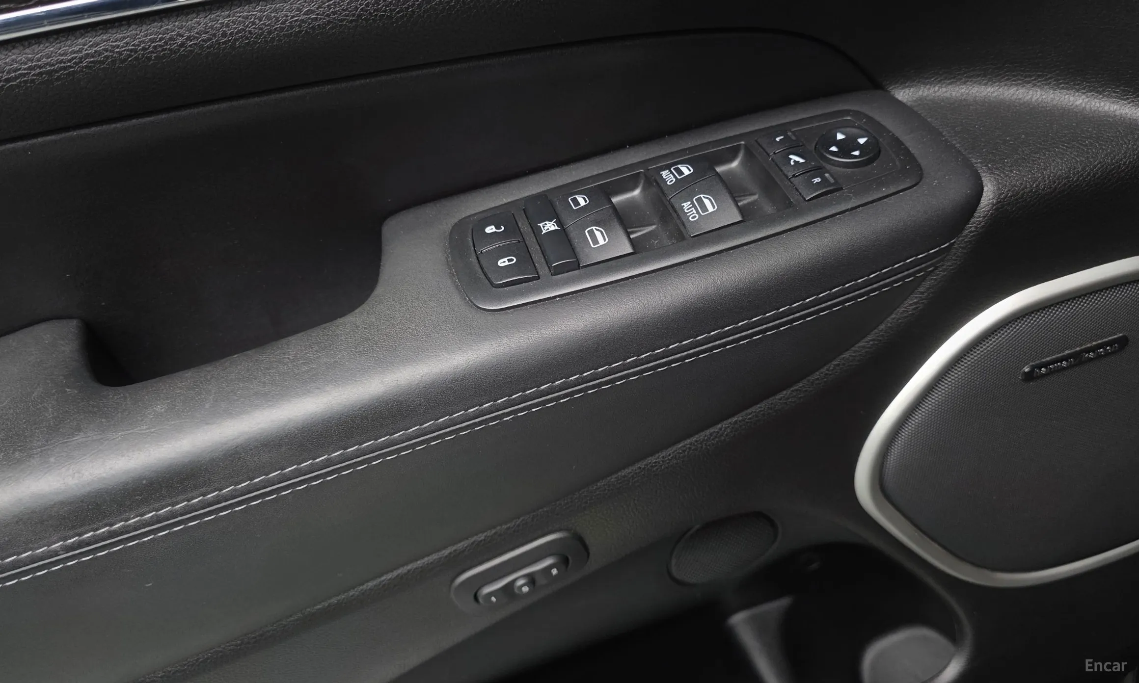 Jeep Grand Cherokee превью 17