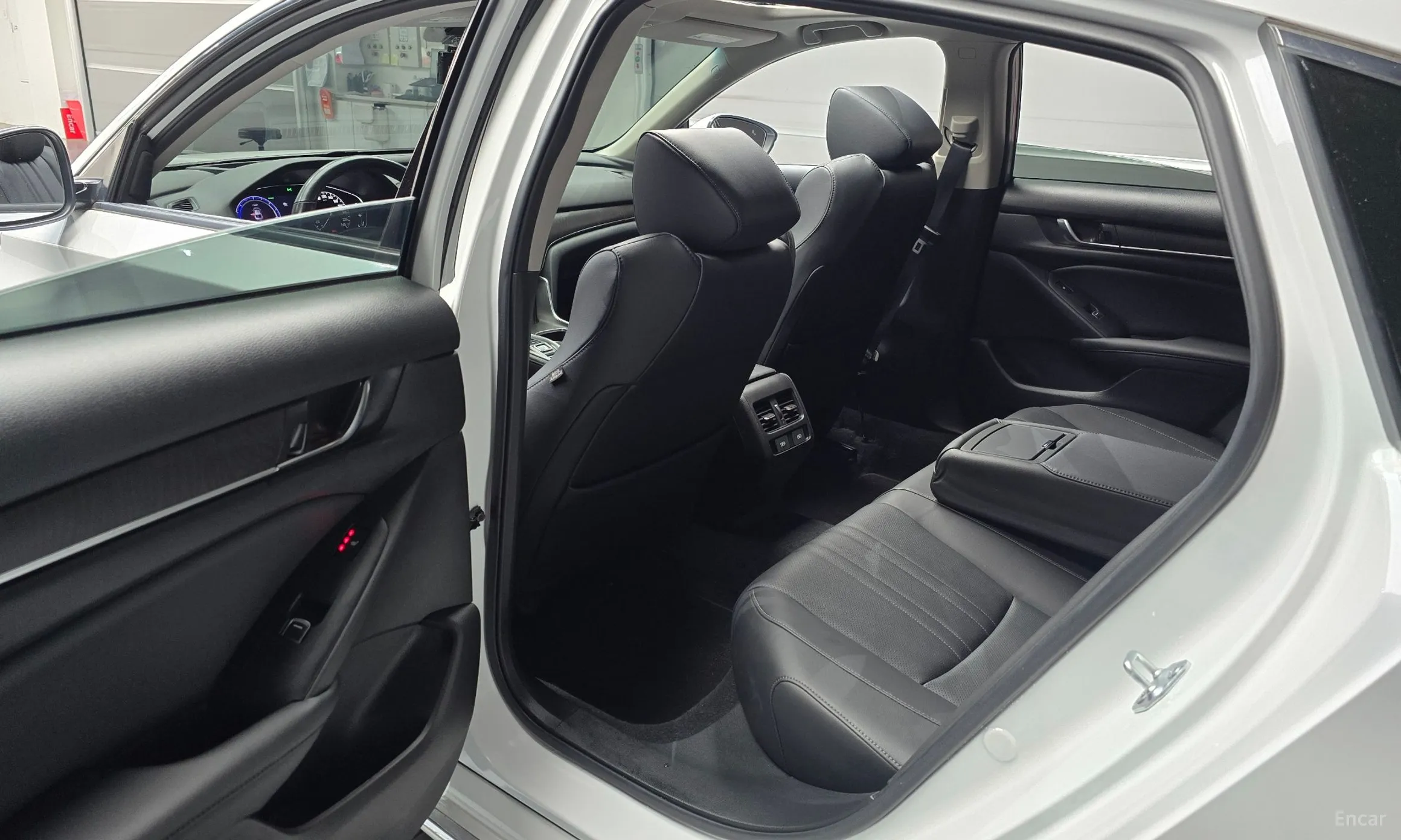 Honda Accord 10th Generation превью 11