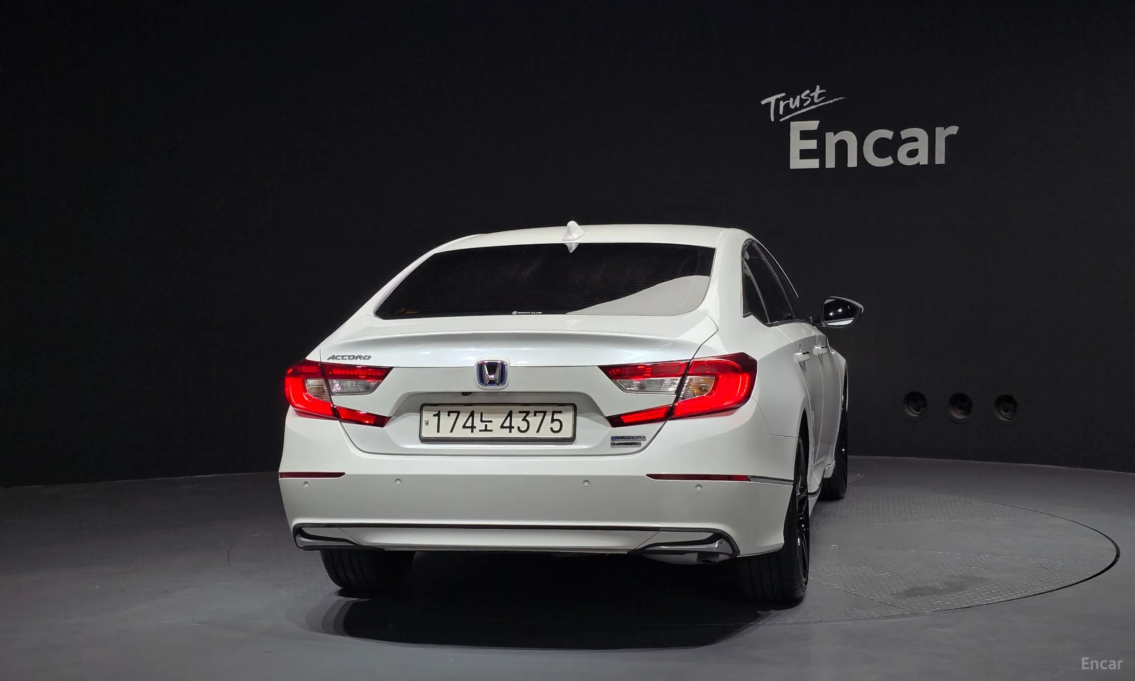 Honda Accord 10th Generation превью 4