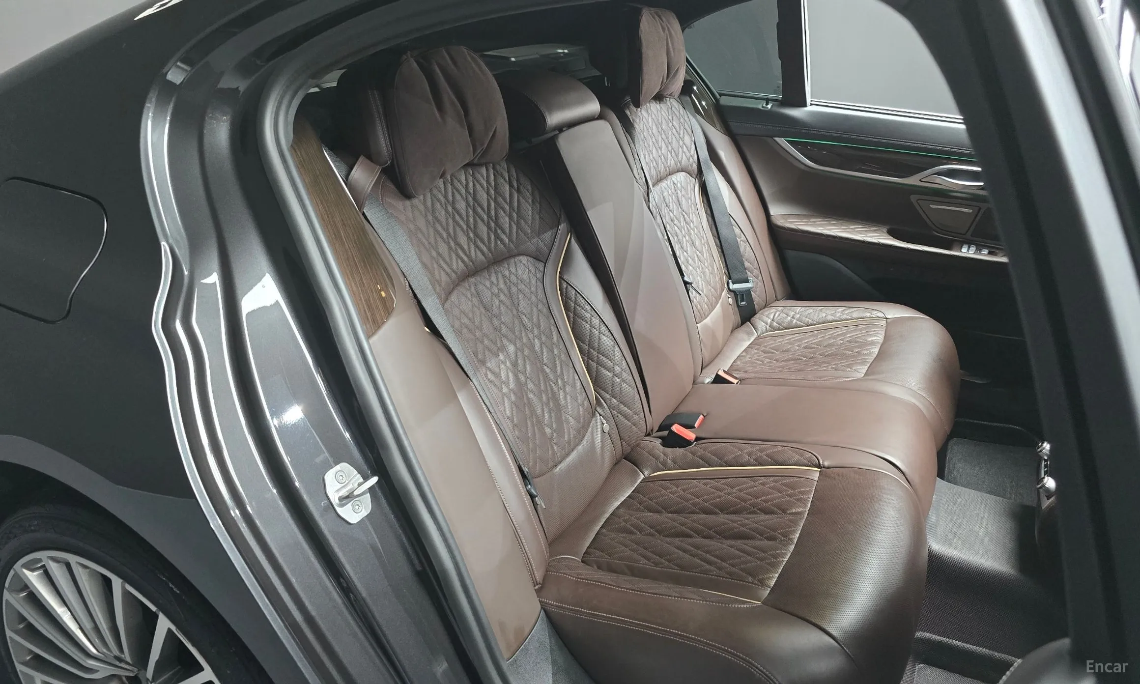 BMW 7 Series (G11) превью 12