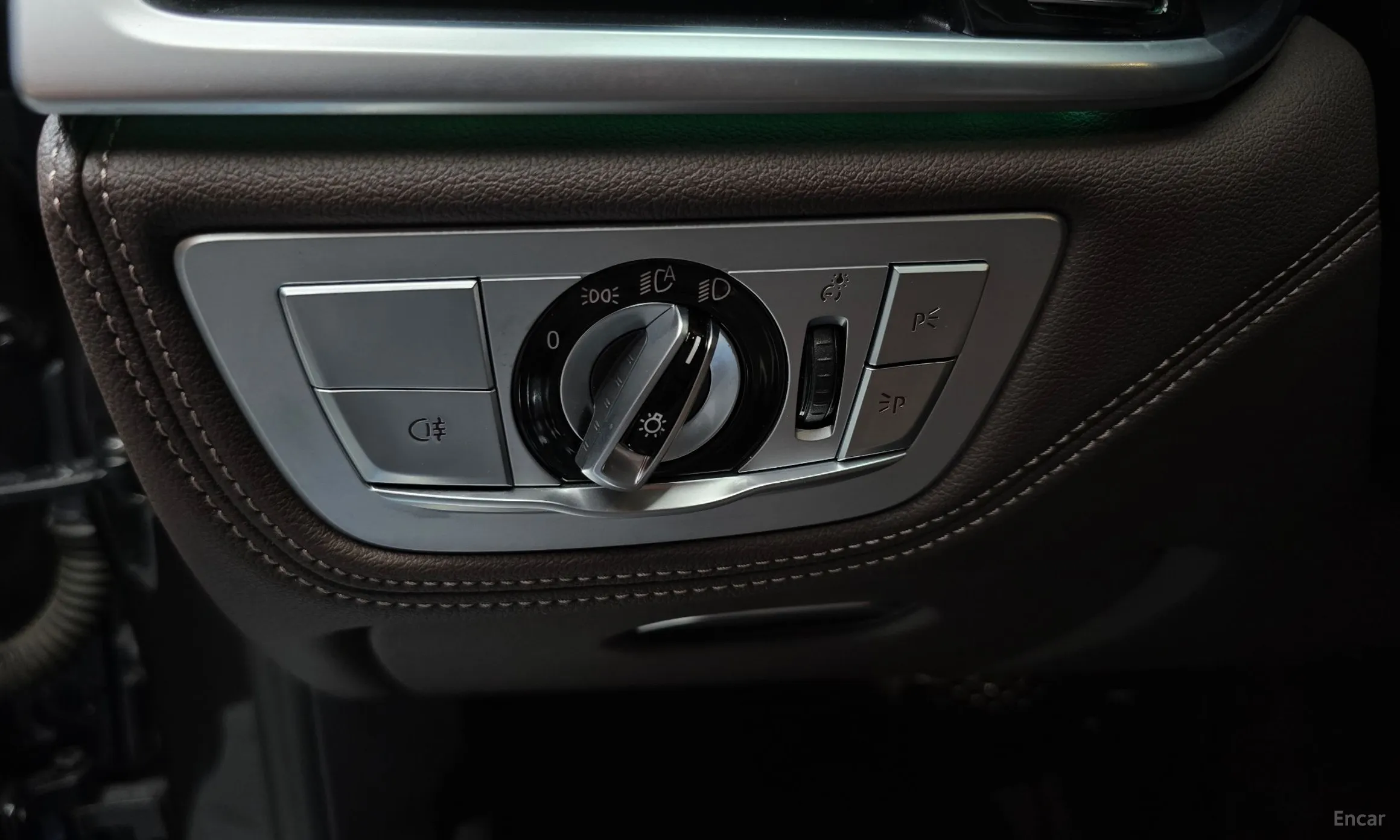 BMW 7 Series (G11) превью 18