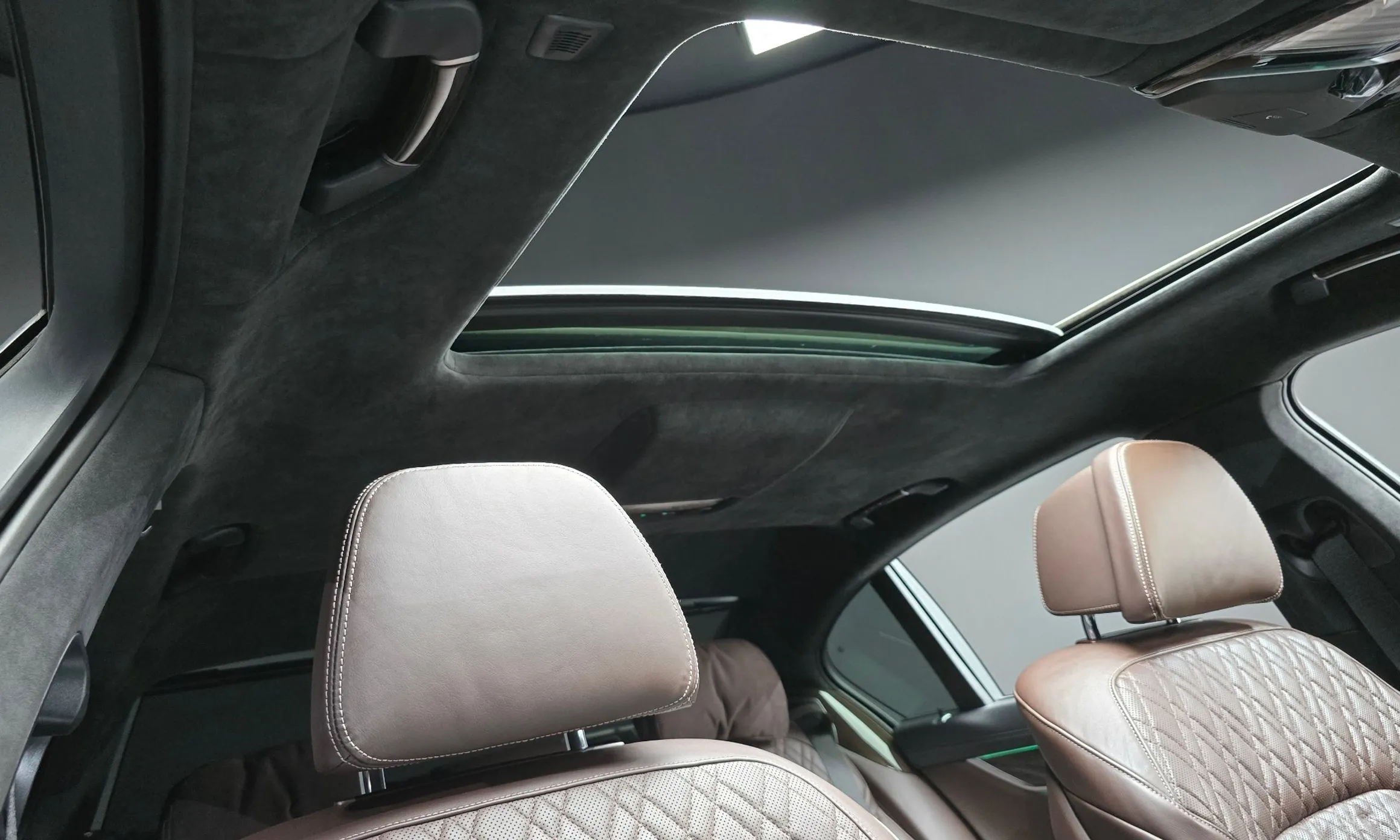 BMW 7 Series (G11) превью 19