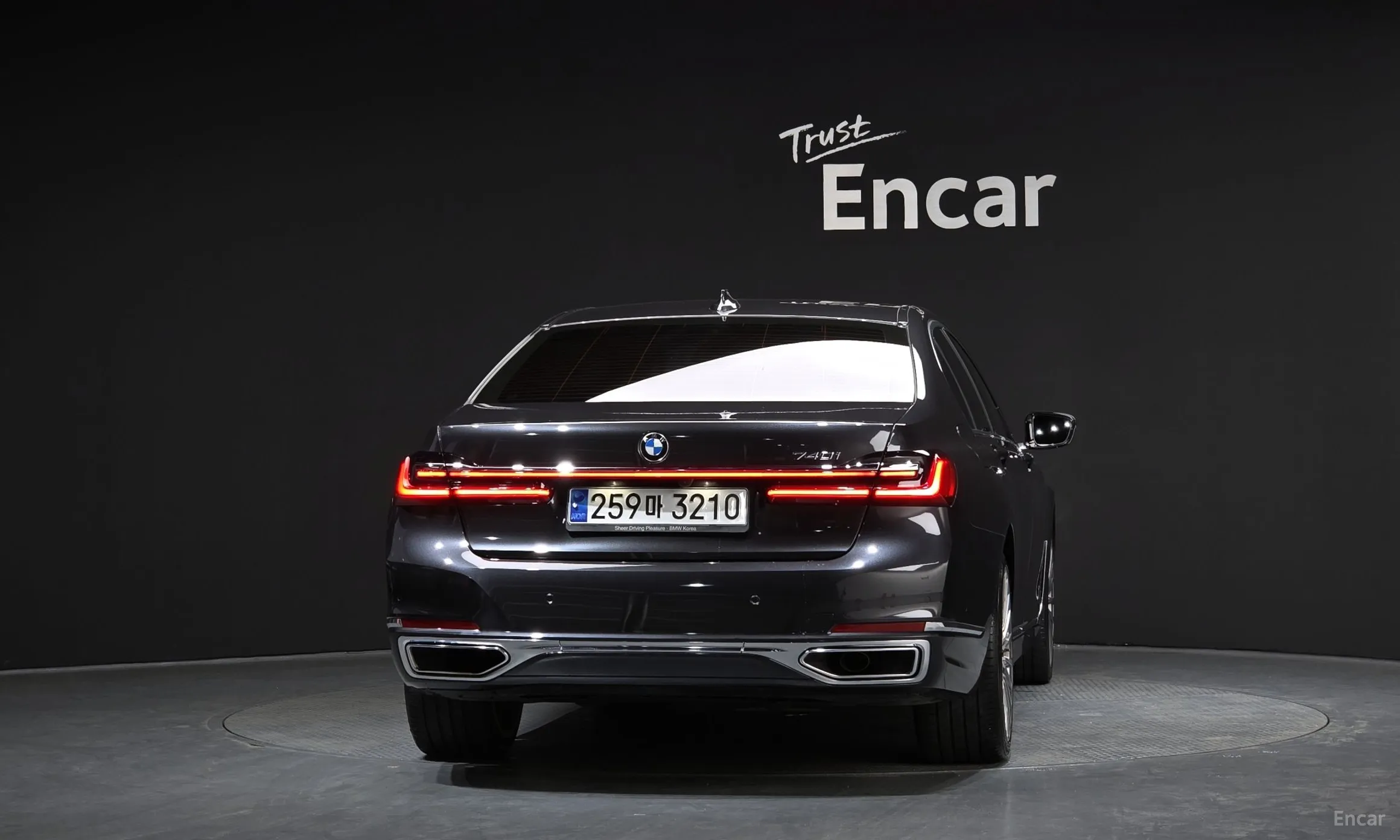 BMW 7 Series (G11) превью 4