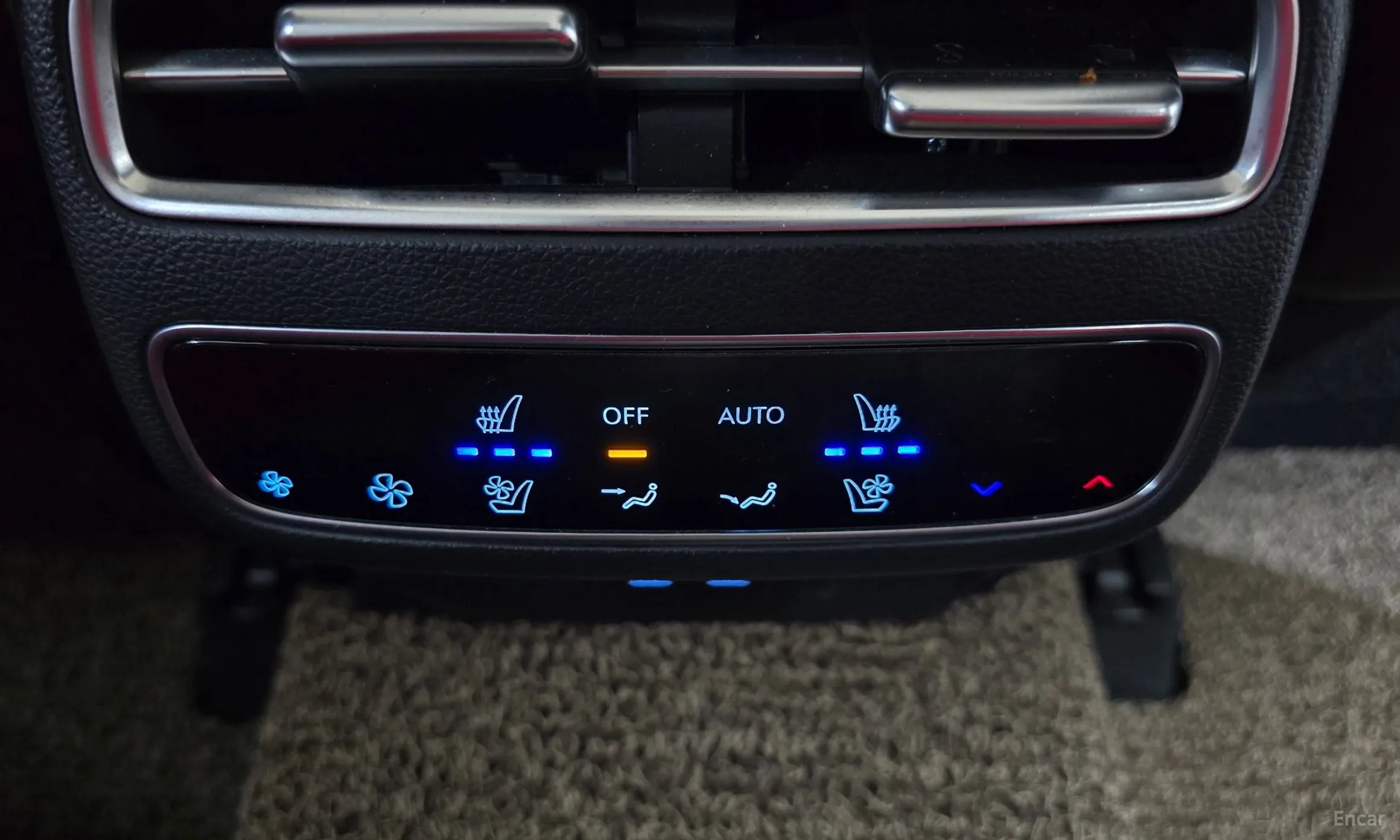 Genesis GV70 превью 19