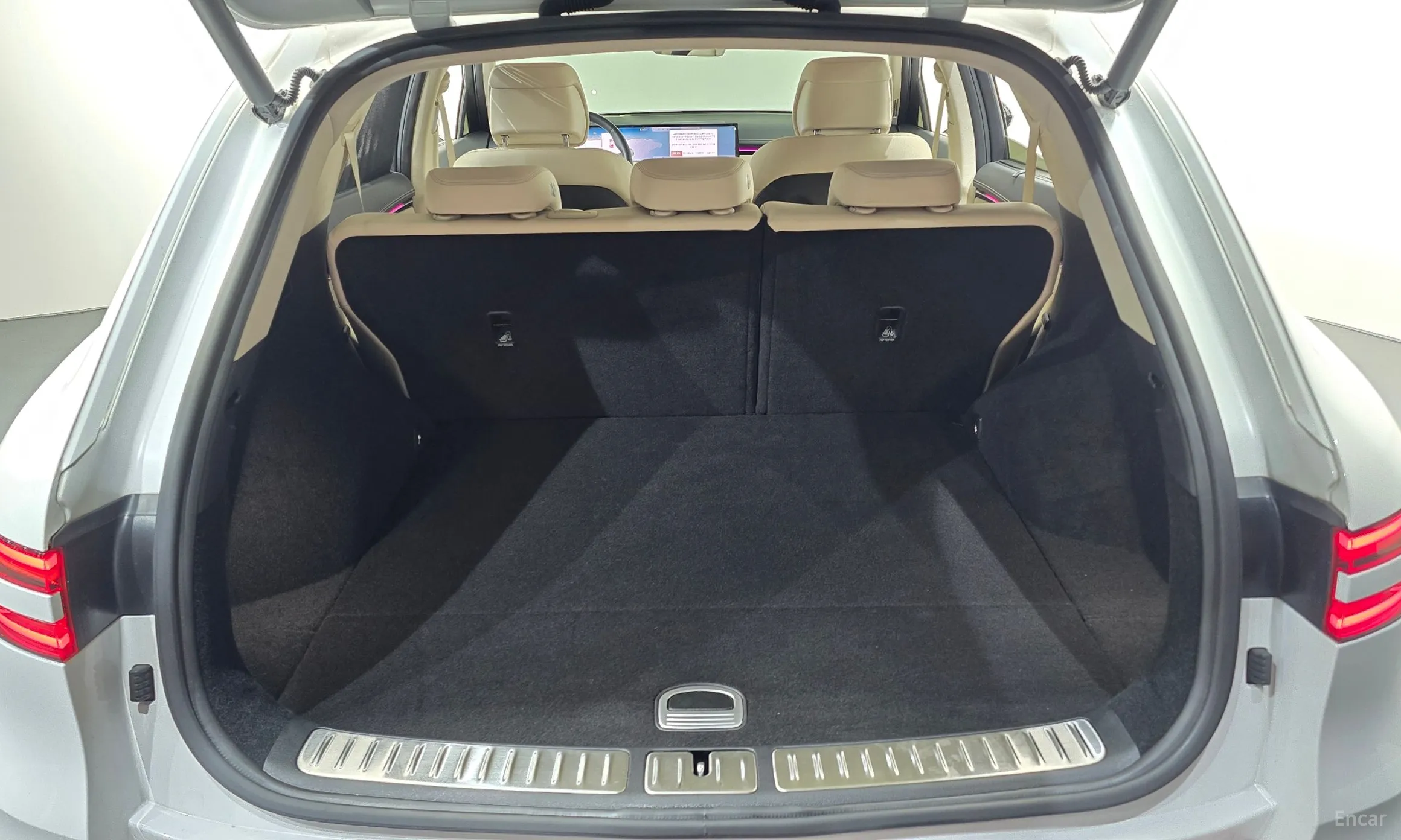 Genesis GV70 превью 20